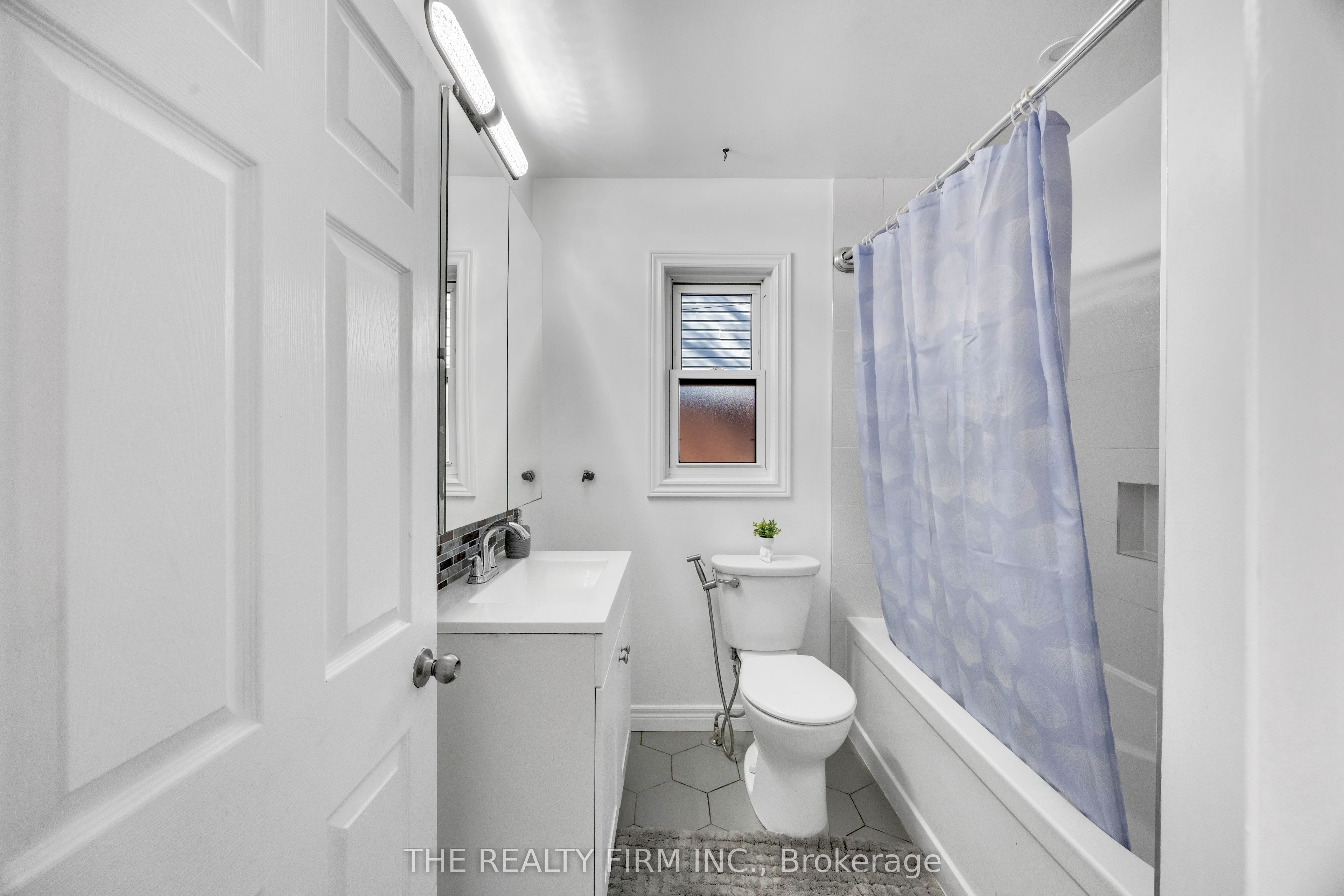 119 Emery Street W Property Photo 21