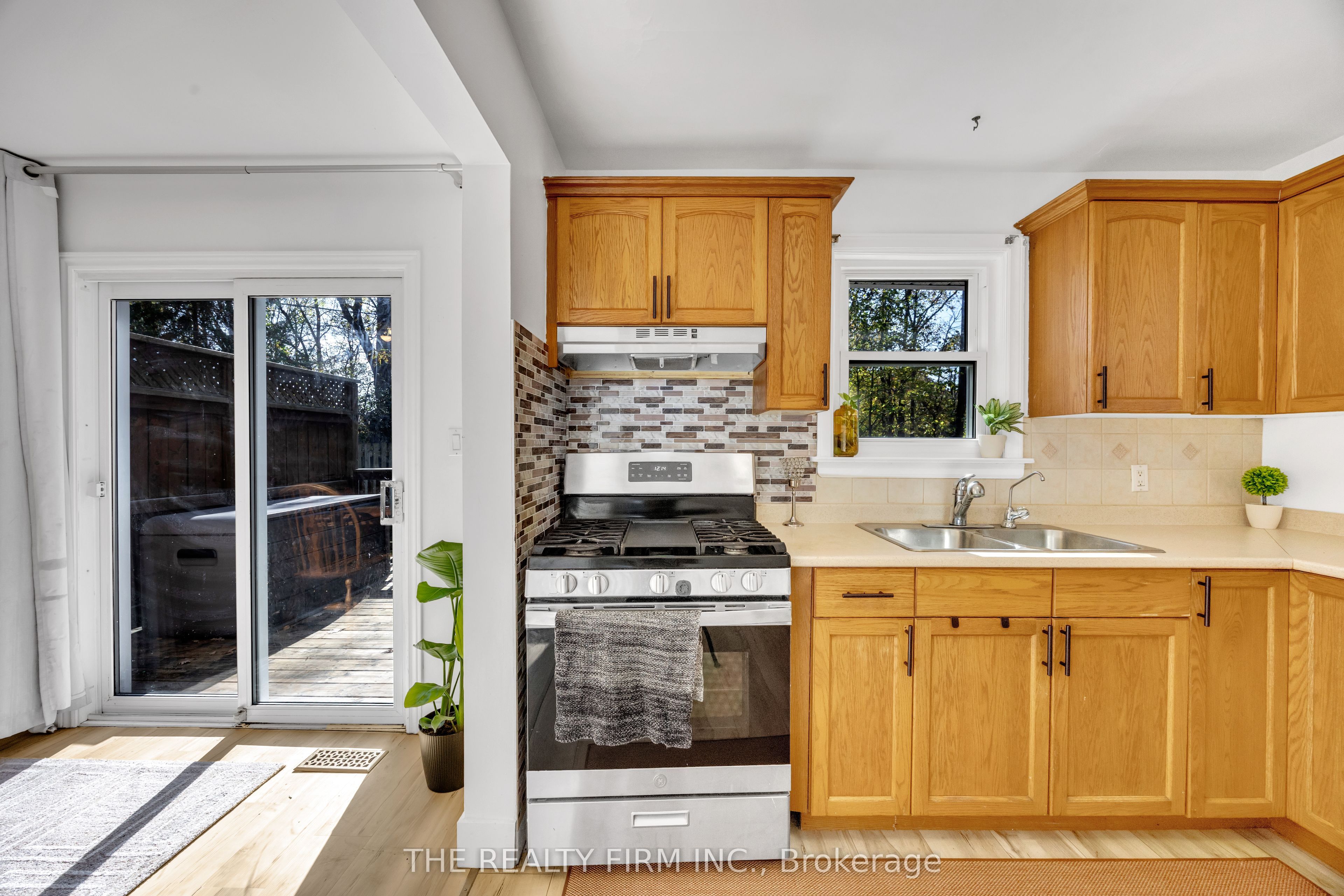 119 Emery Street W Property Photo 23