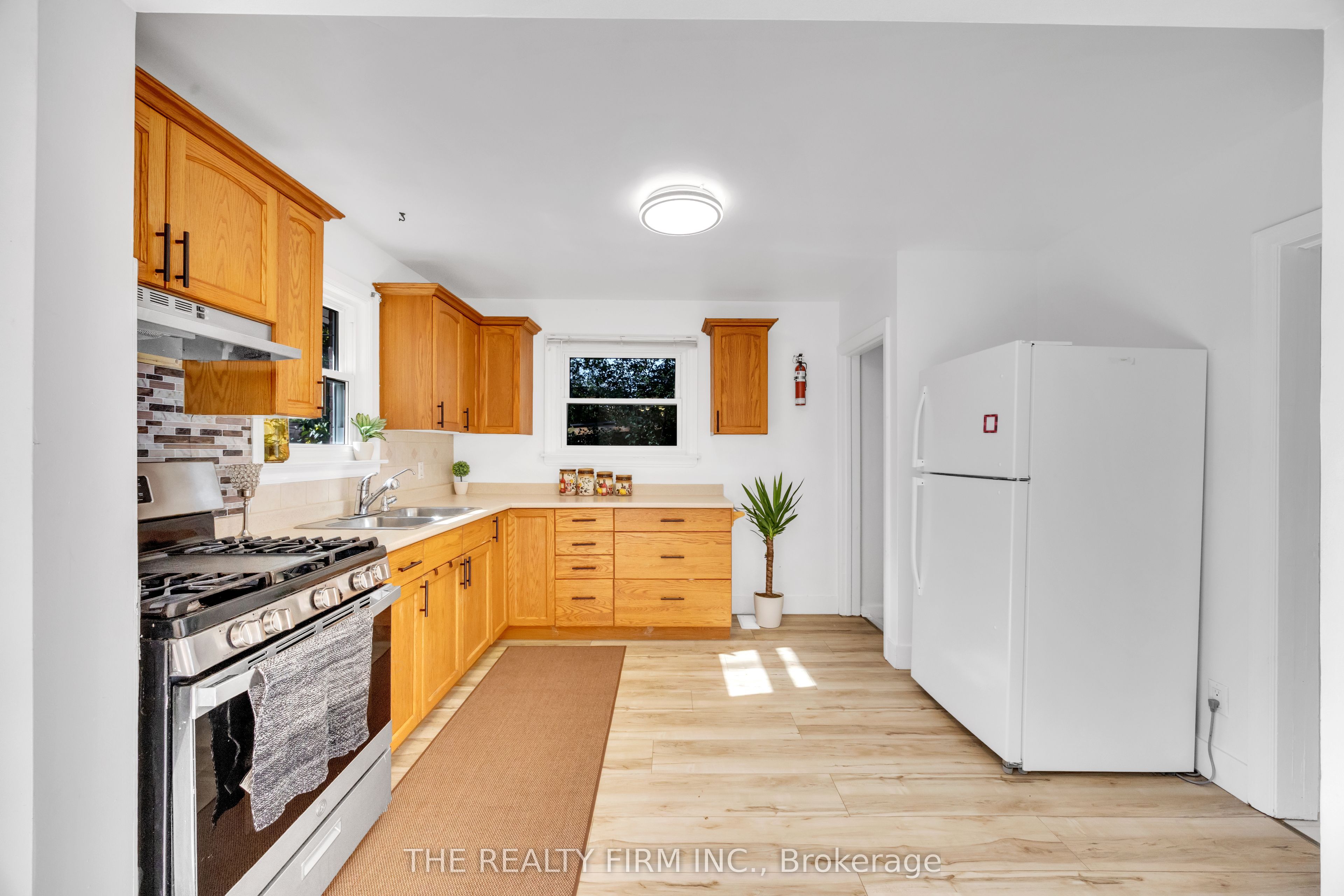 119 Emery Street W Property Photo 26