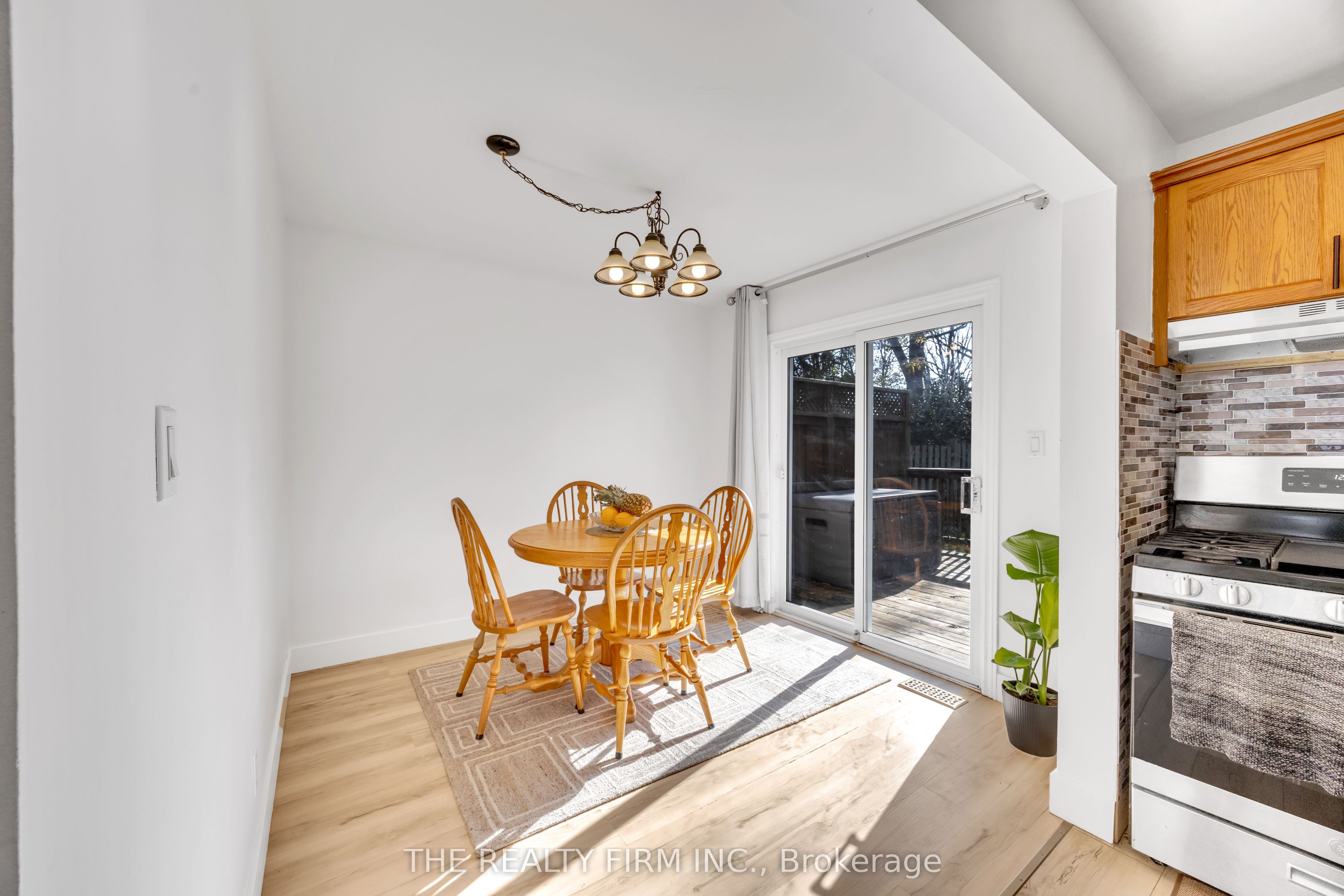119 Emery Street W Property Photo 27