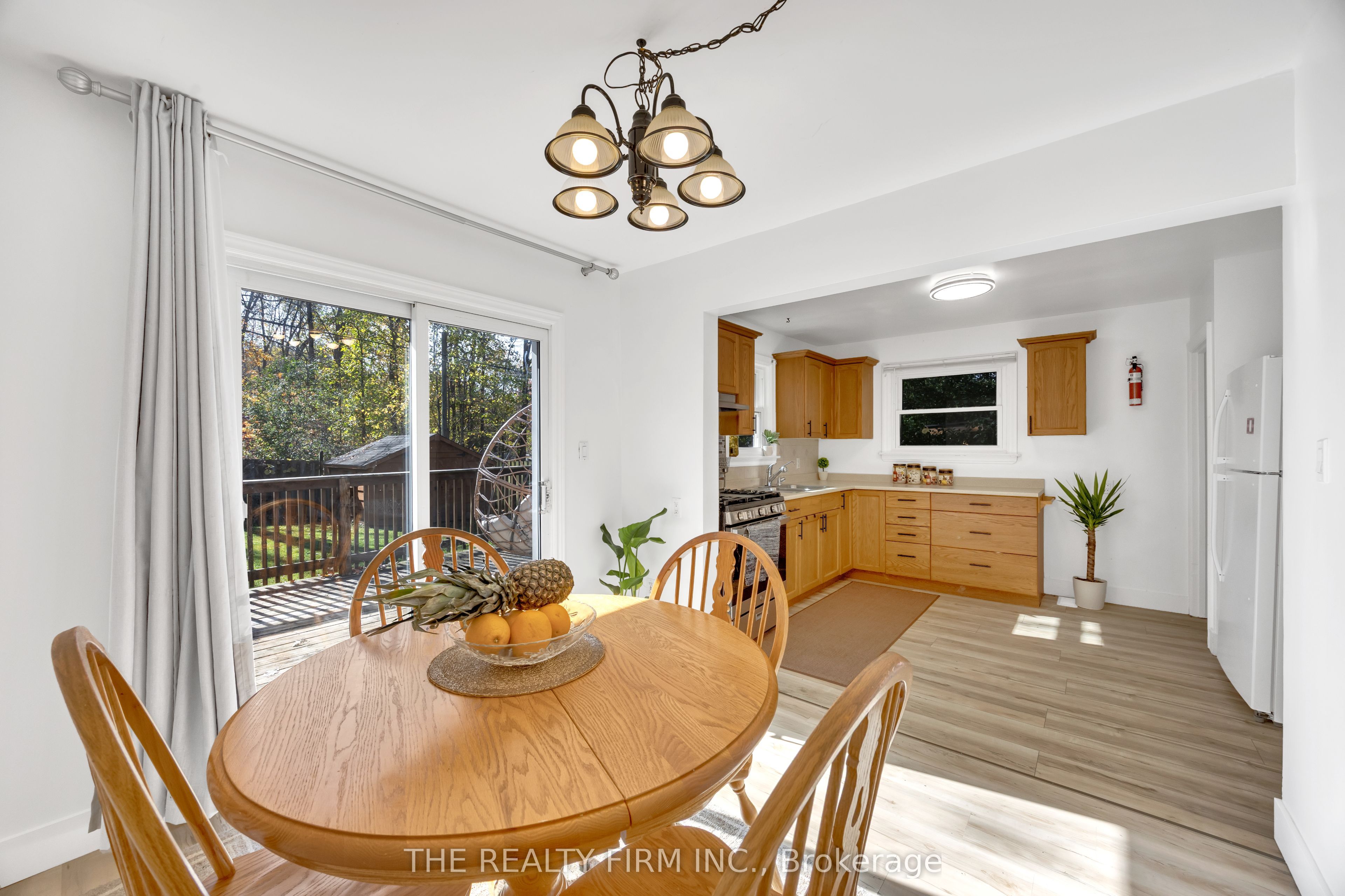 119 Emery Street W Property Photo 28