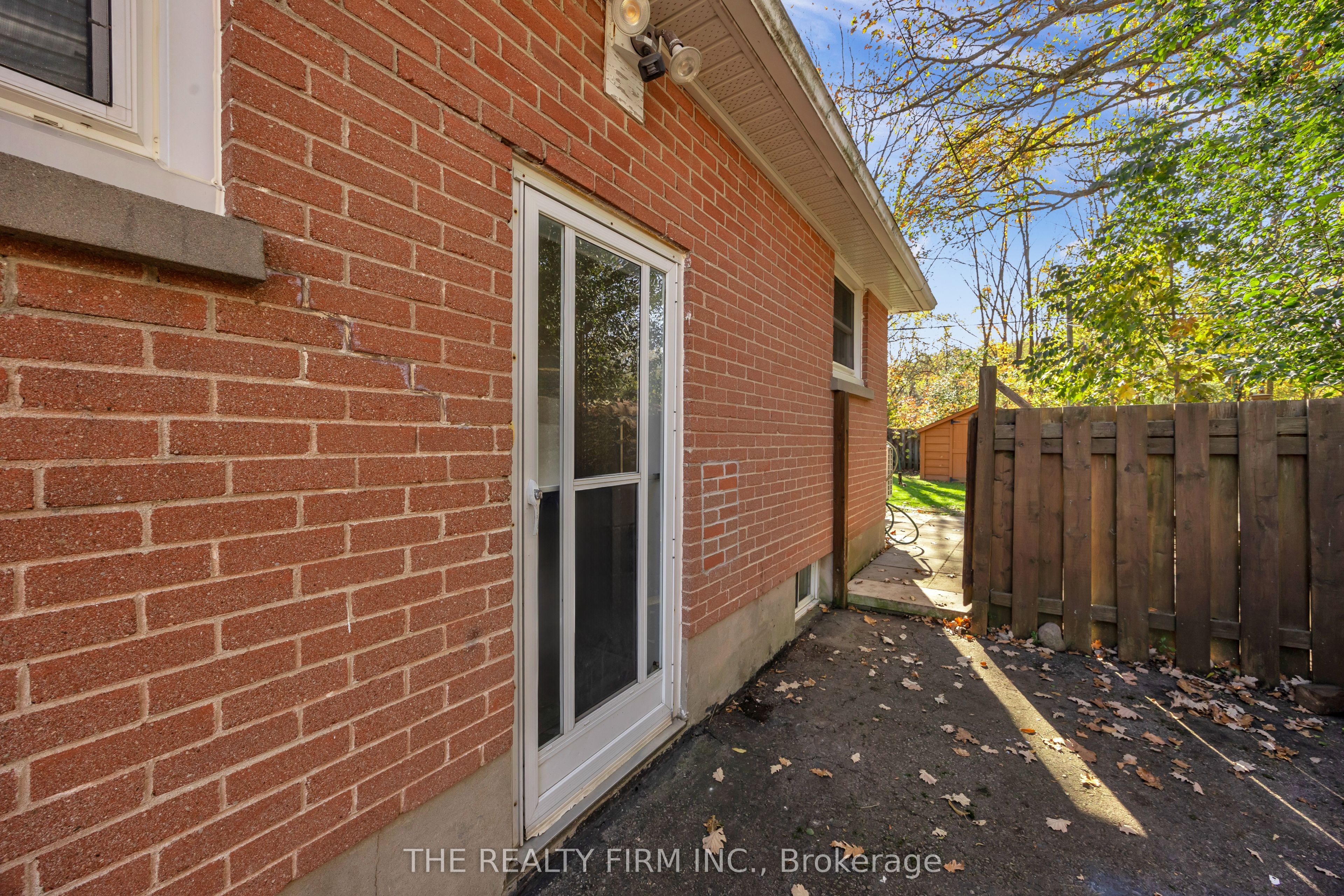 119 Emery Street W Property Photo 29