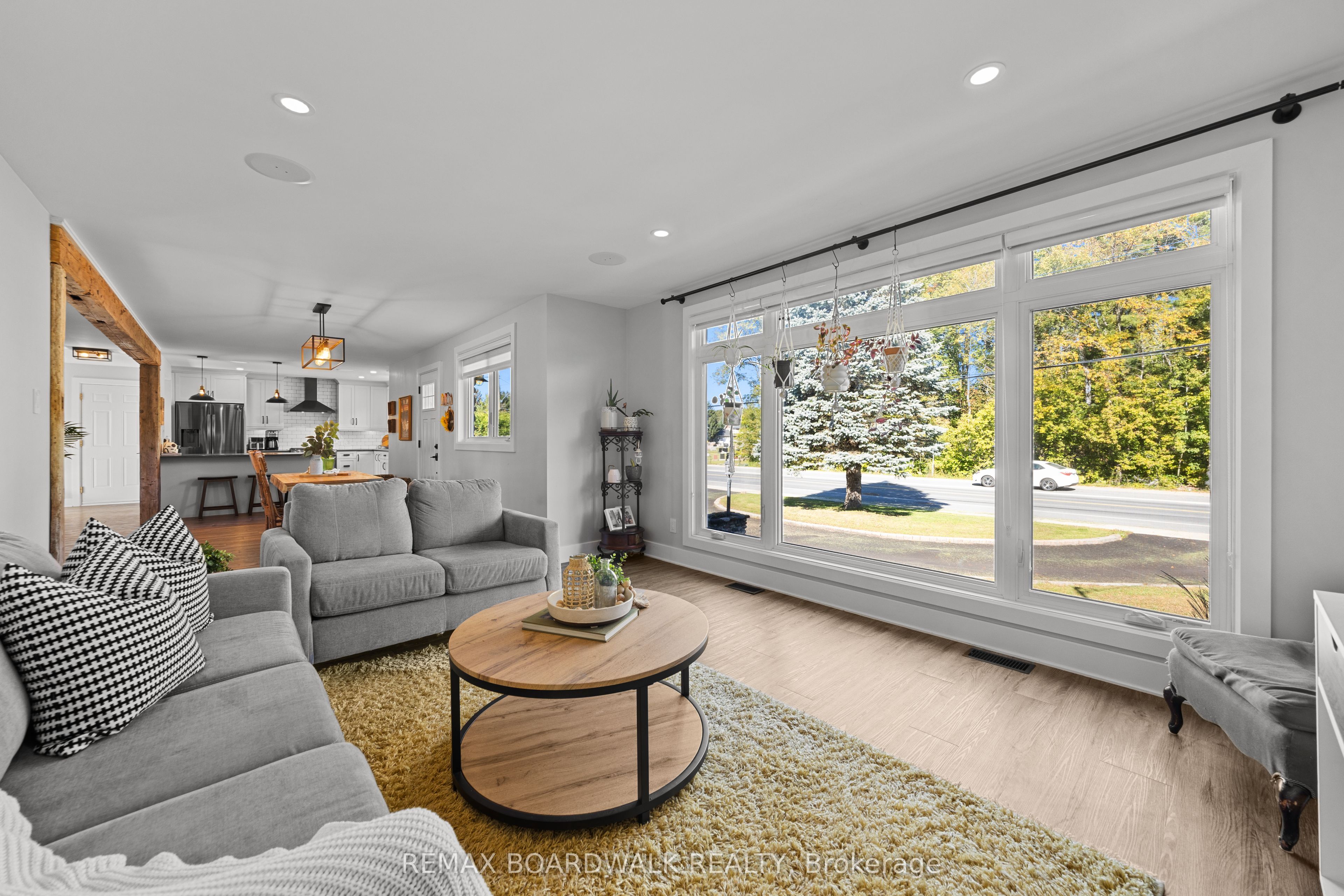 2187 Des Pins Street Property Photo 8