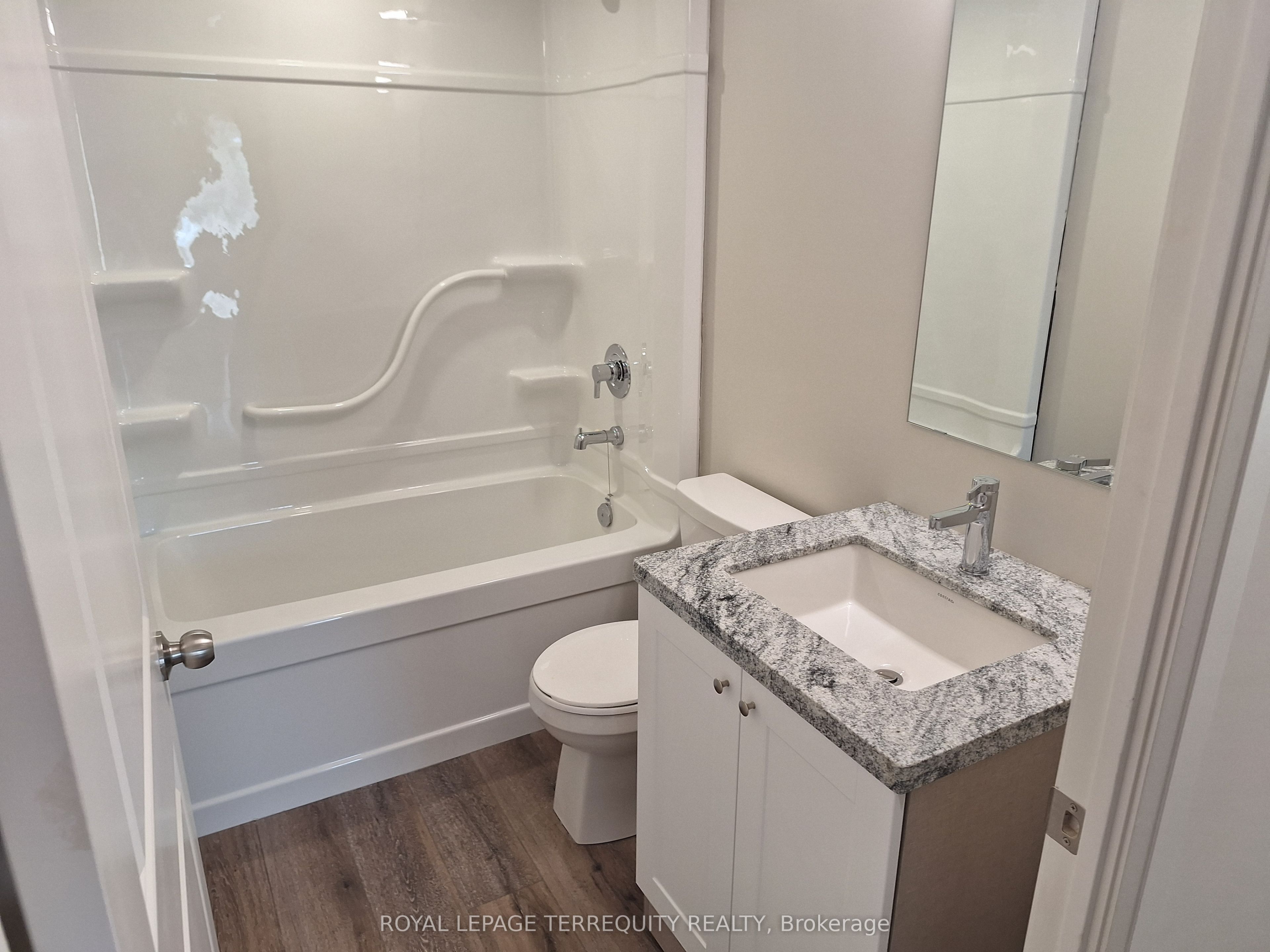 50 Herrick Avenue Gl05 Property Photo 6