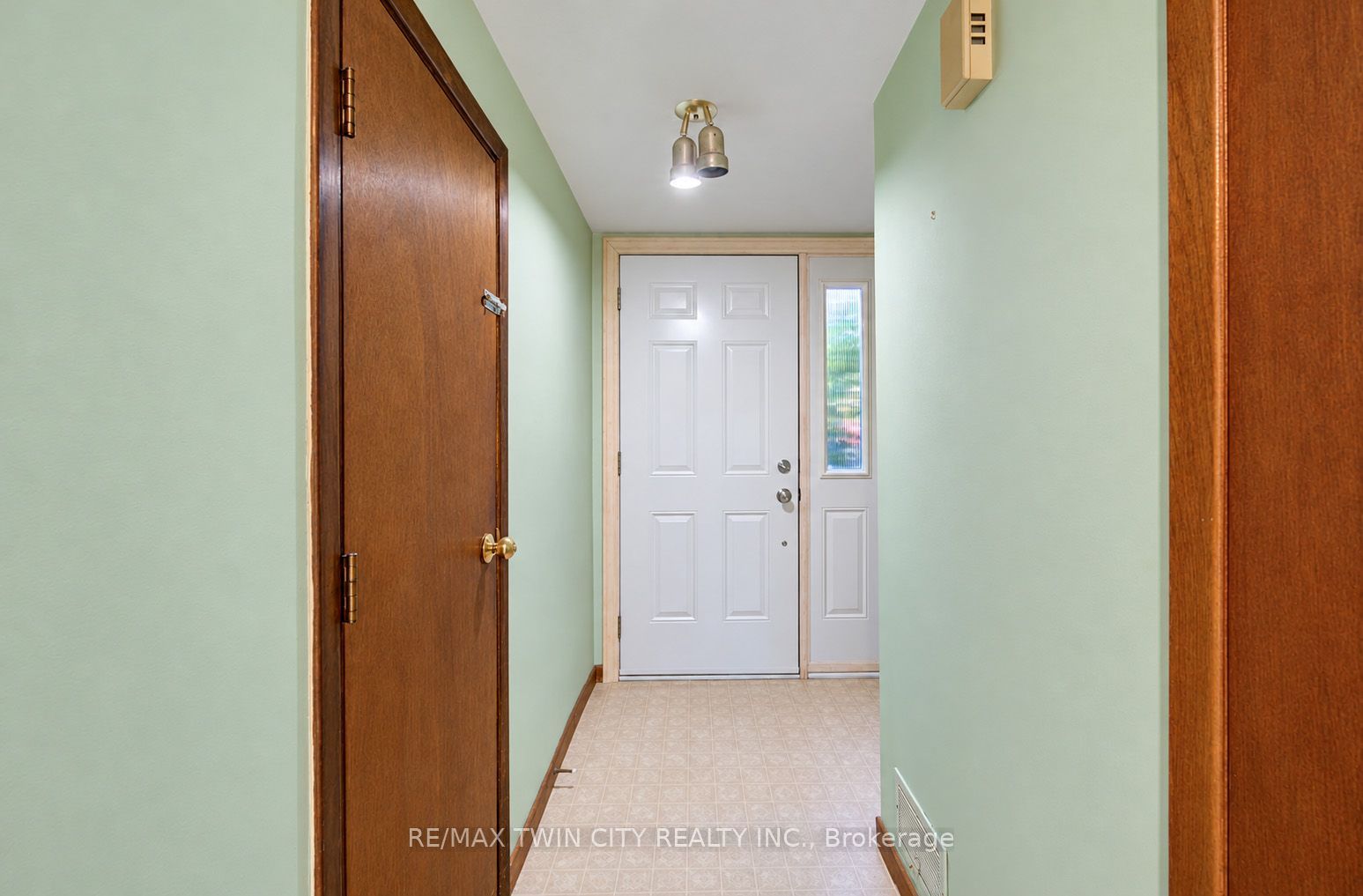 187 Grulke Street 20 Property Photo 5