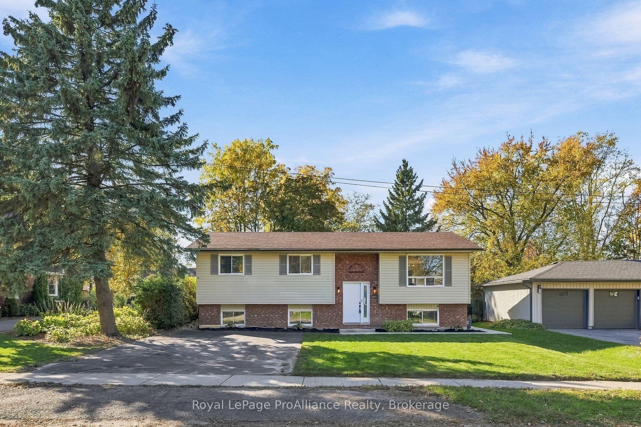 40 Division Street N Property Photo 1
