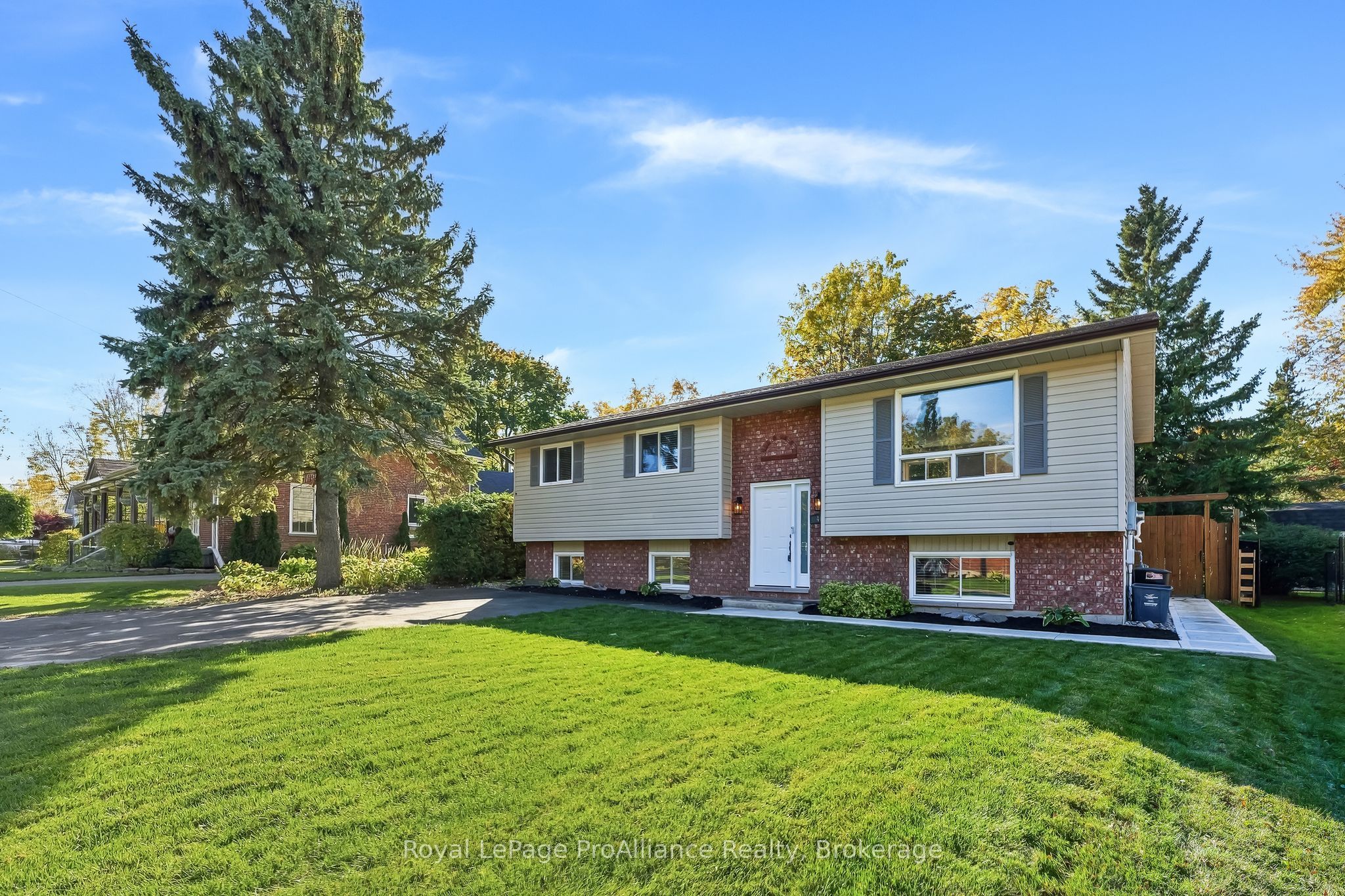 40 Division Street N Property Photo 4