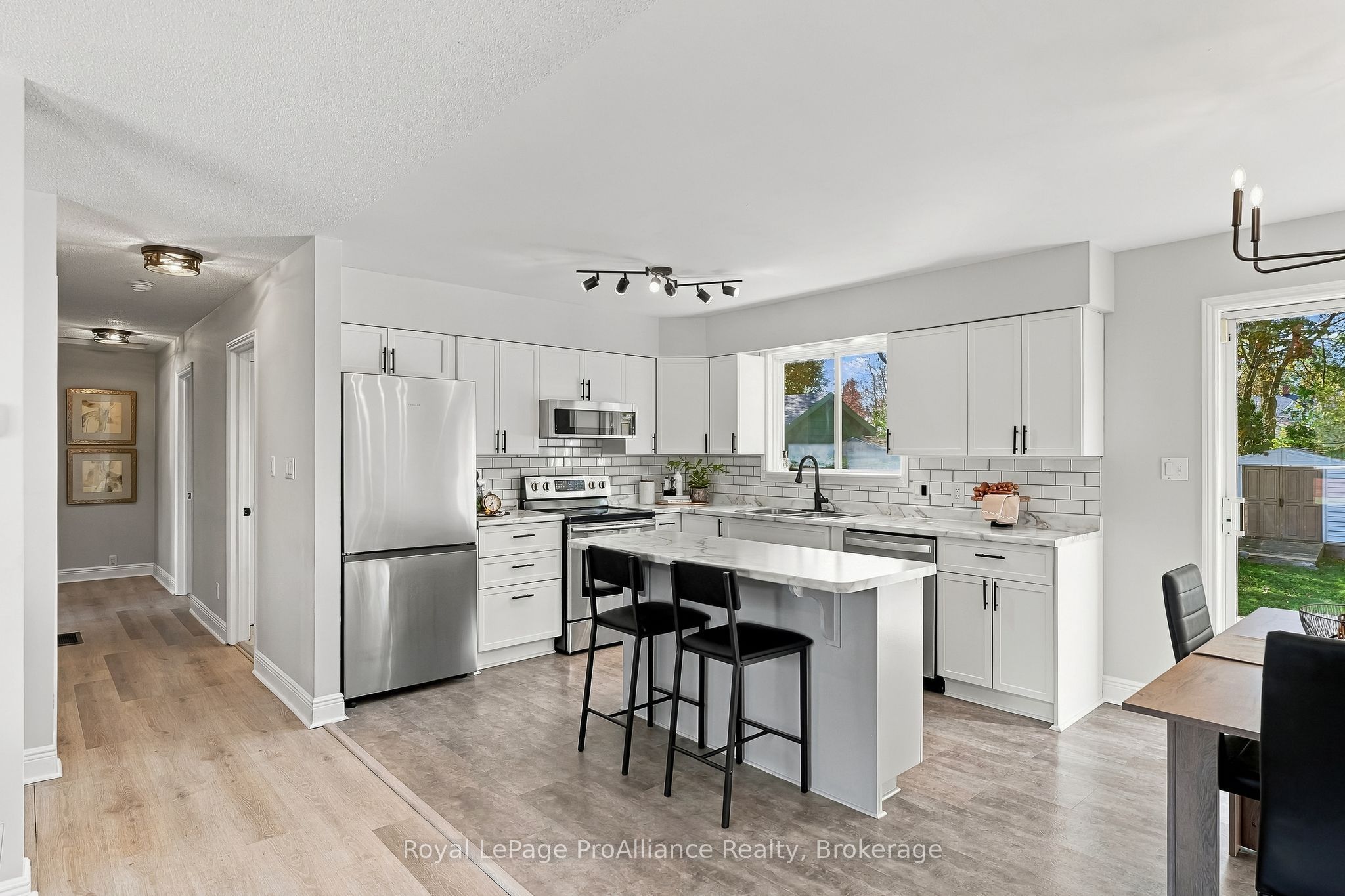 40 Division Street N Property Photo 10