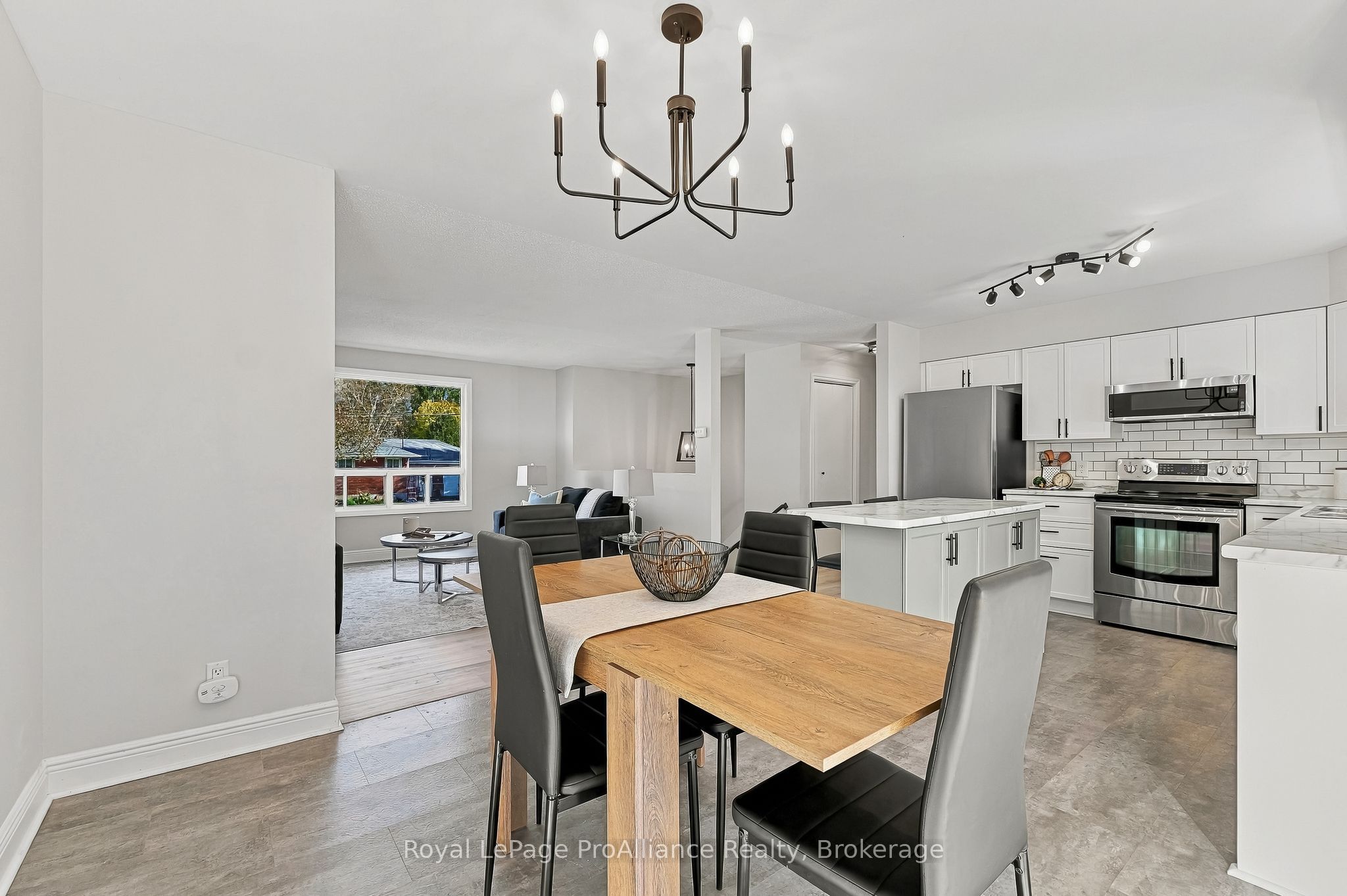 40 Division Street N Property Photo 16