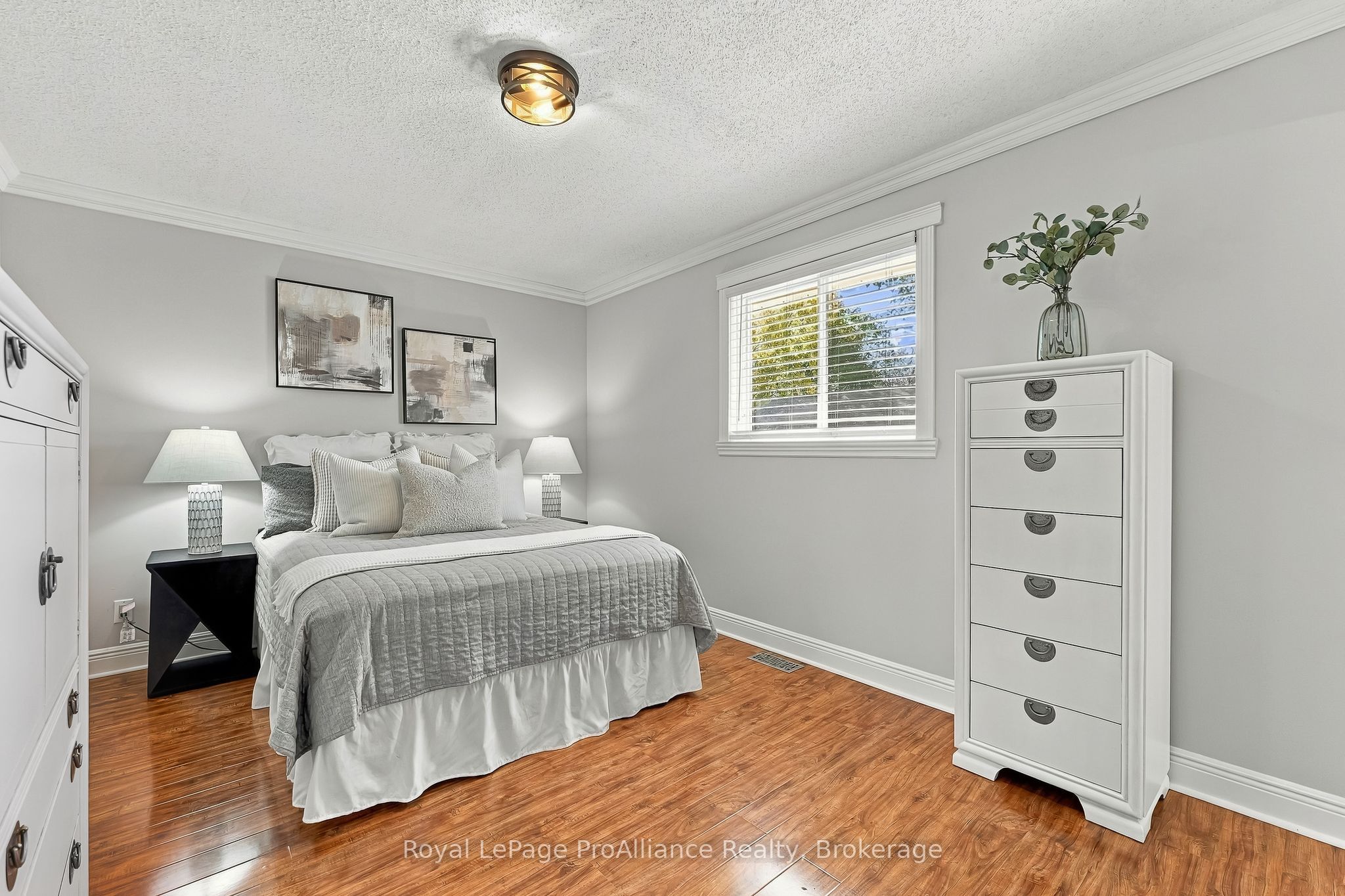 40 Division Street N Property Photo 18
