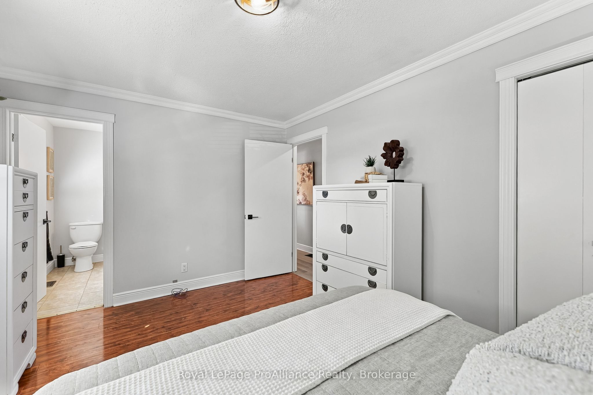 40 Division Street N Property Photo 19