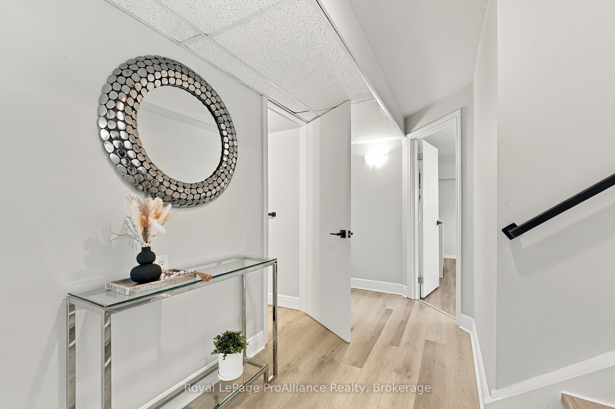 40 Division Street N Property Photo 29