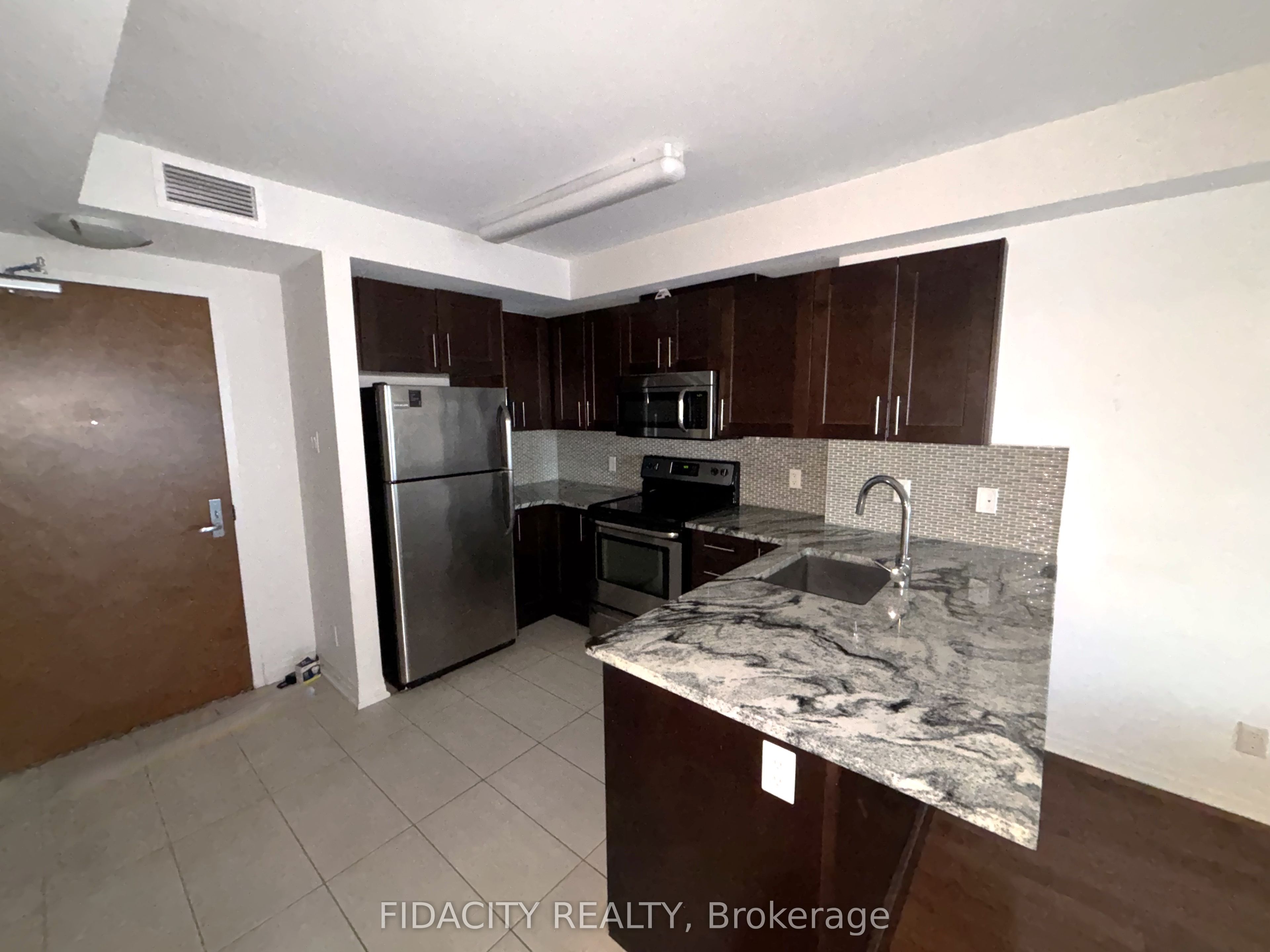 242 Rideau Street 1004 Property Photo 3