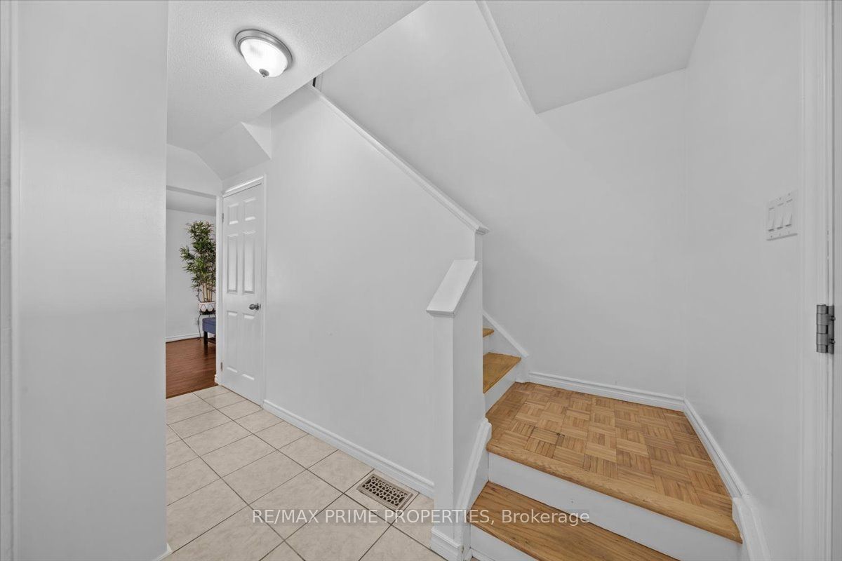 6252 Castille Court 29 Property Photo 18