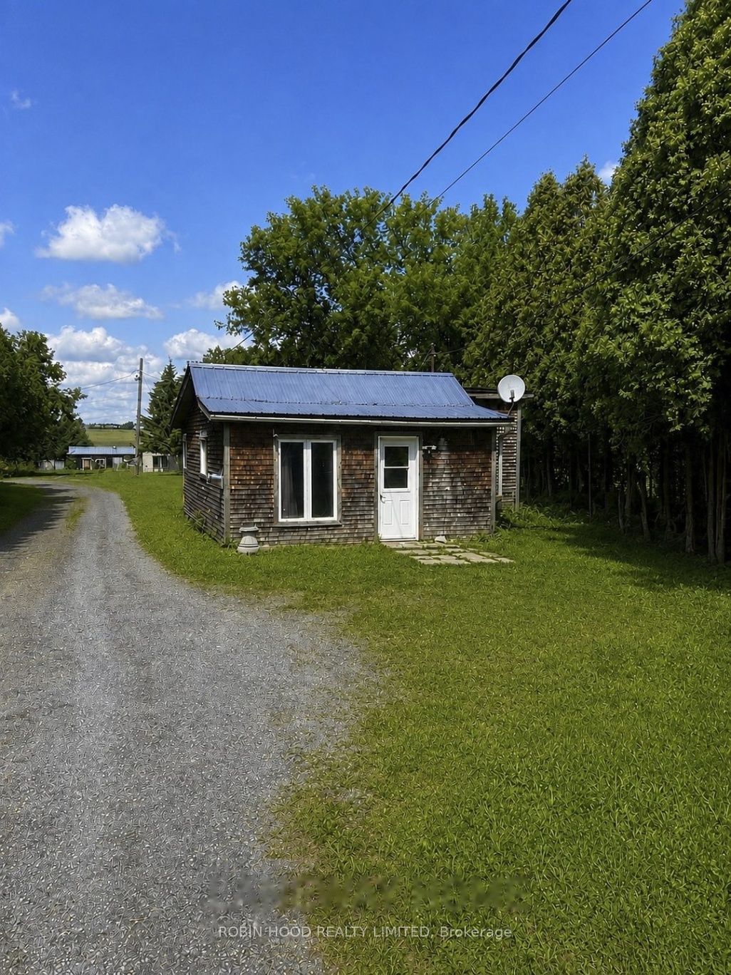 18319 Street Road Property Photo 16