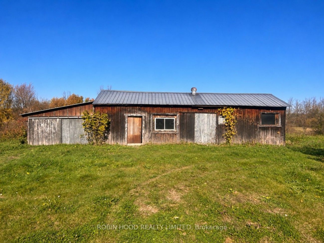 18319 Street Road Property Photo 21