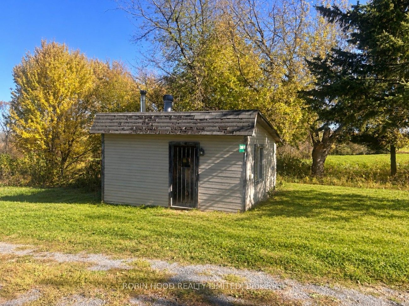 18319 Street Road Property Photo 23