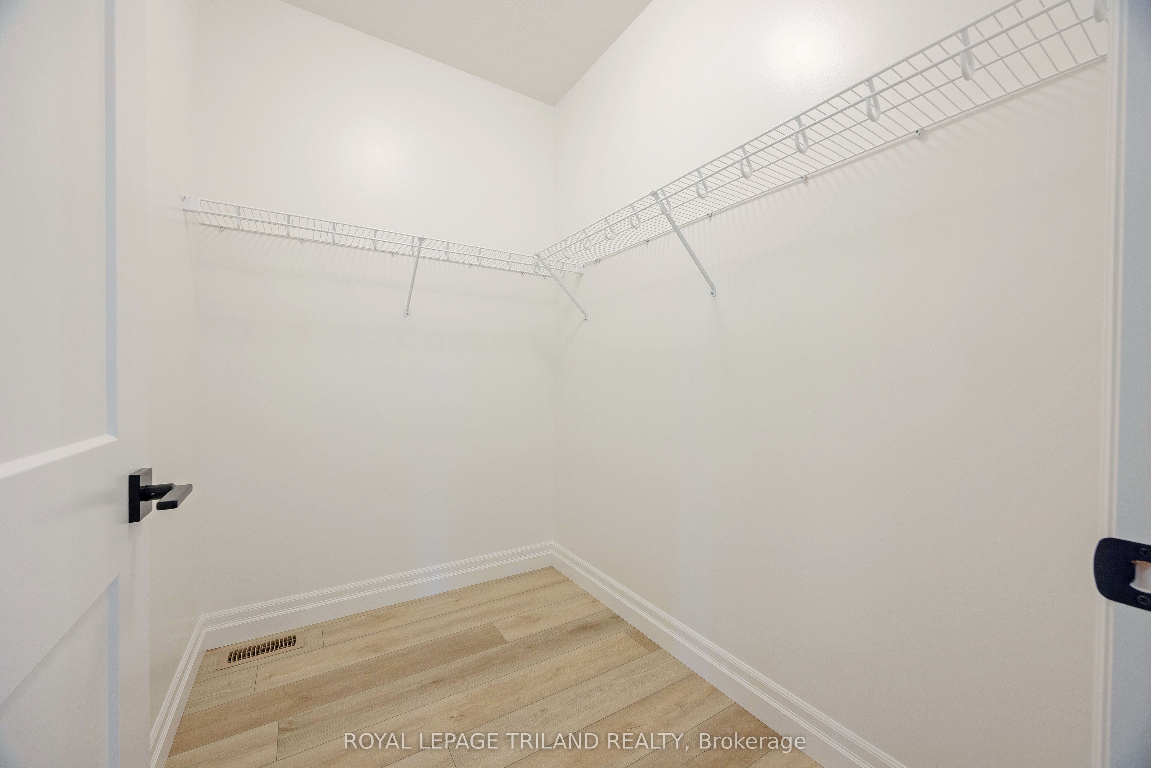 193 Catherine Street Property Photo 23