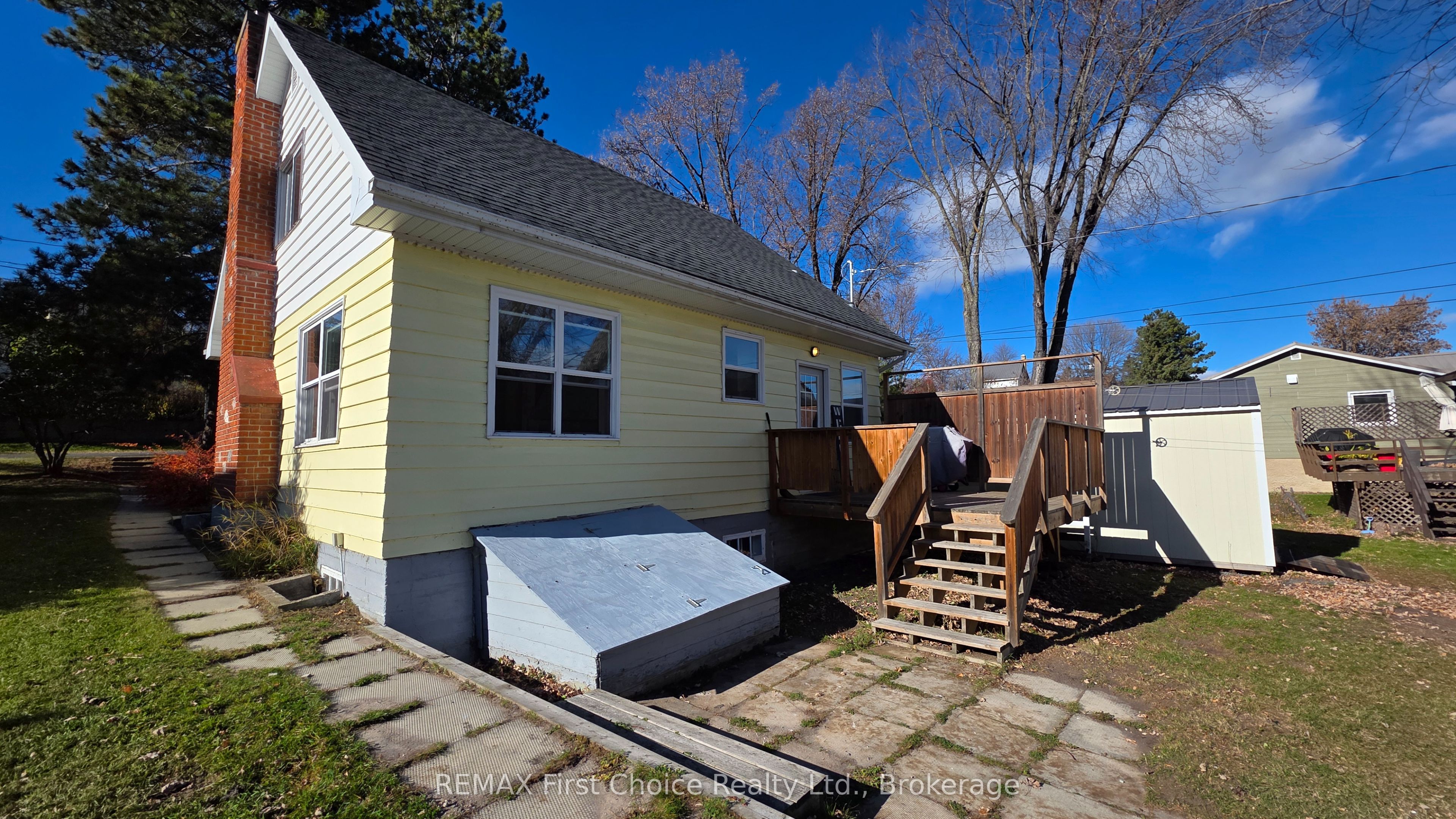 345 8th Ave Avenue S Property Photo 4