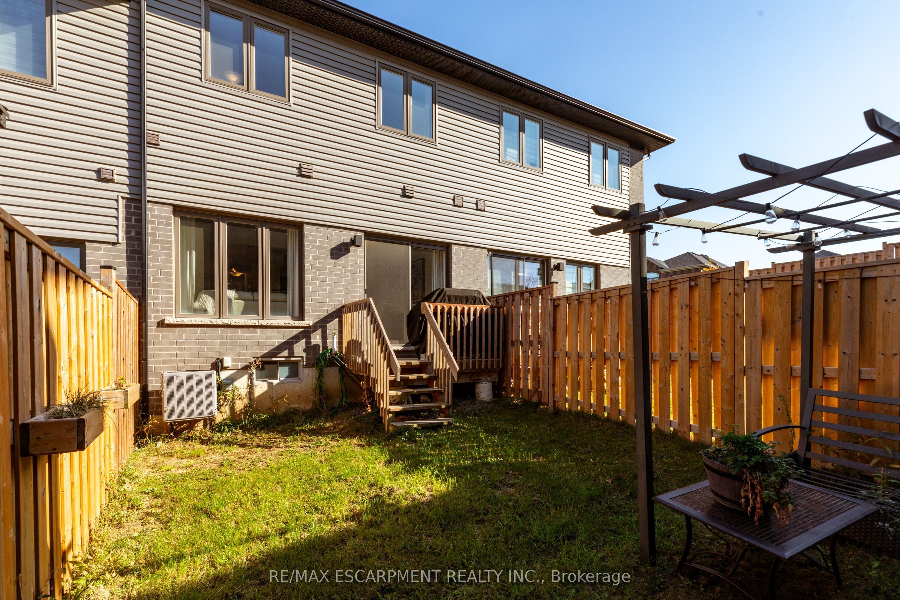 3954 Crown Street Property Photo 20