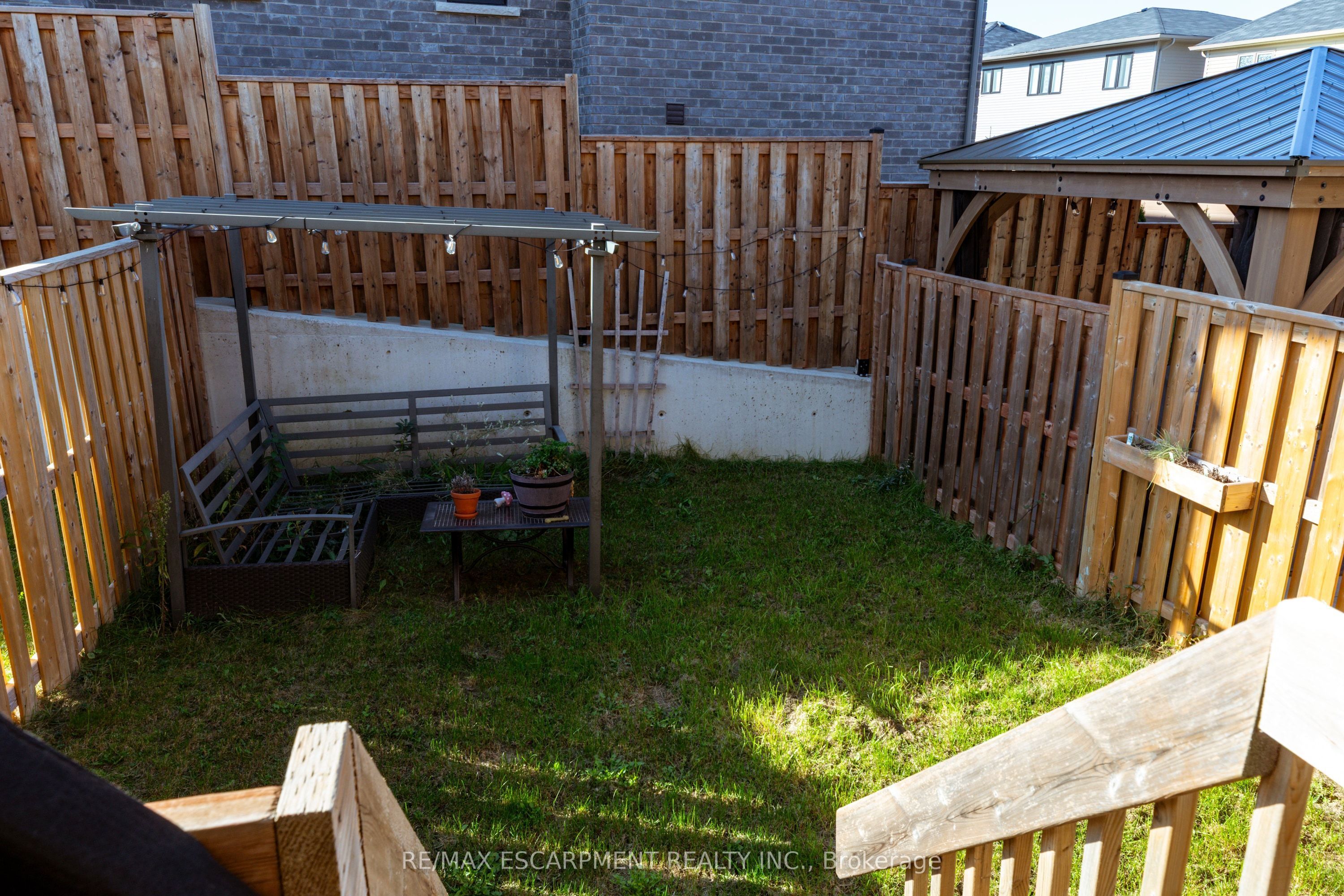 3954 Crown Street Property Photo 21