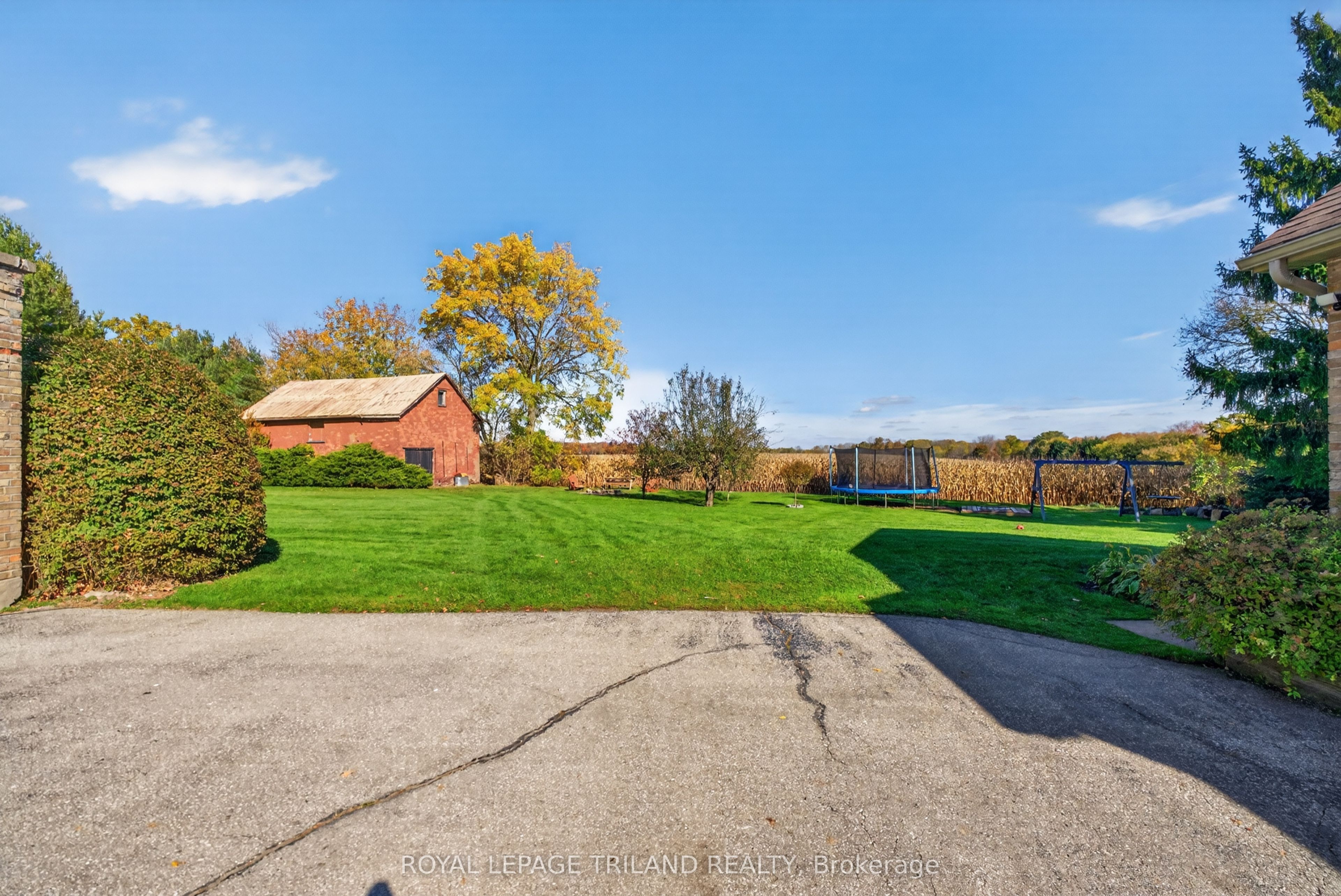 434886 43rd Line Property Photo 34