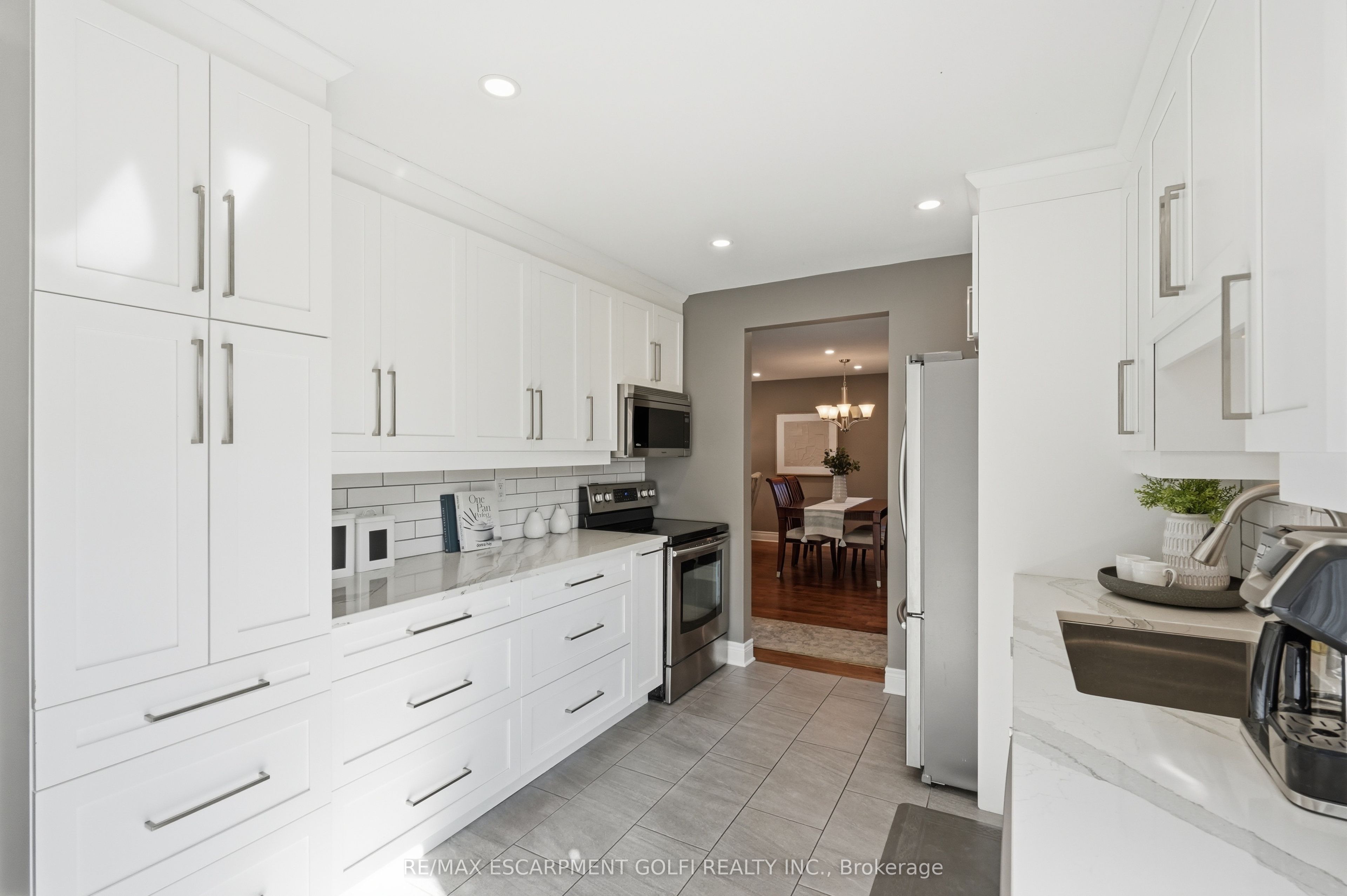 99 Lynden Hill Crescent Property Photo 7
