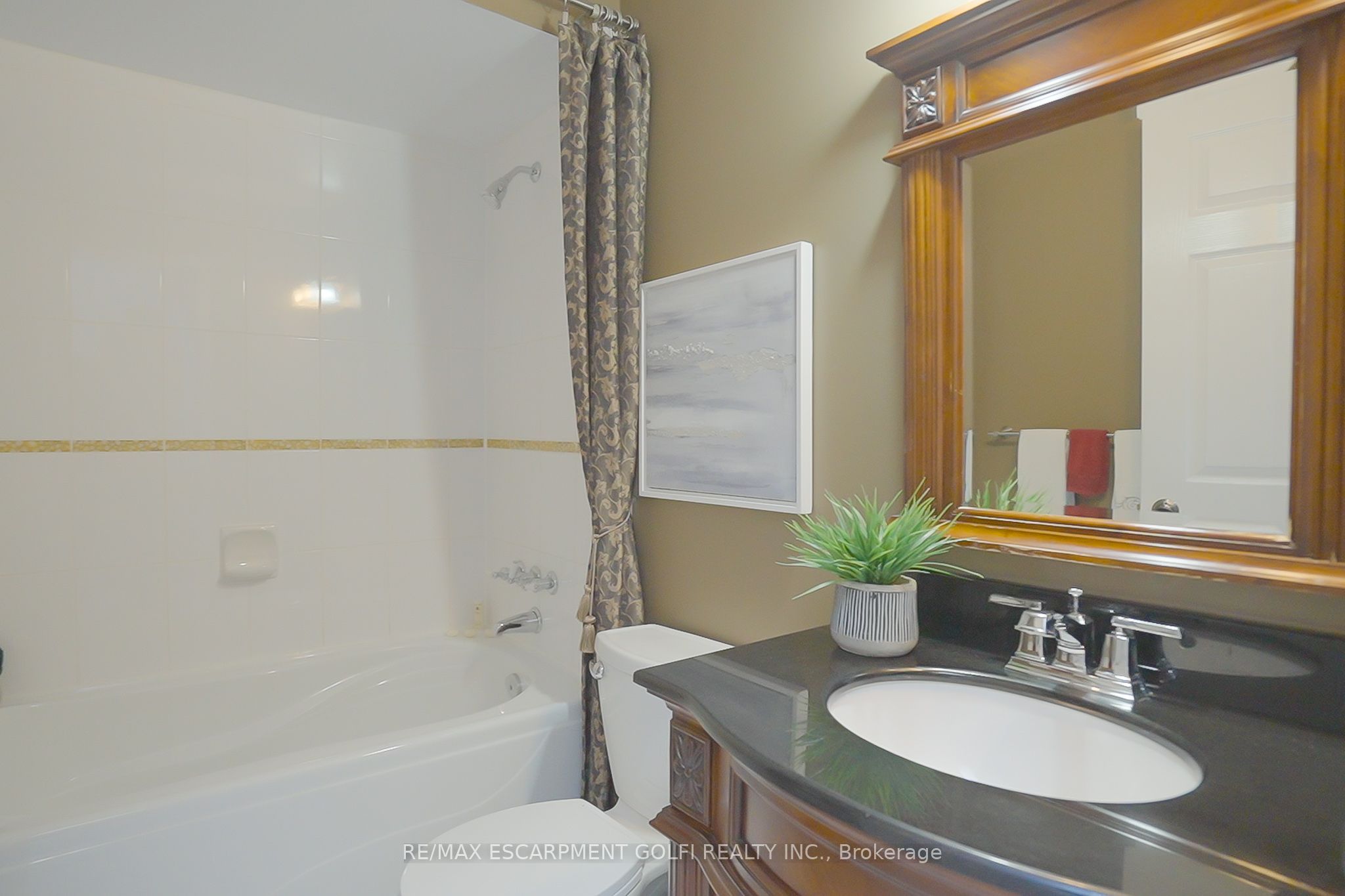 99 Lynden Hill Crescent Property Photo 15