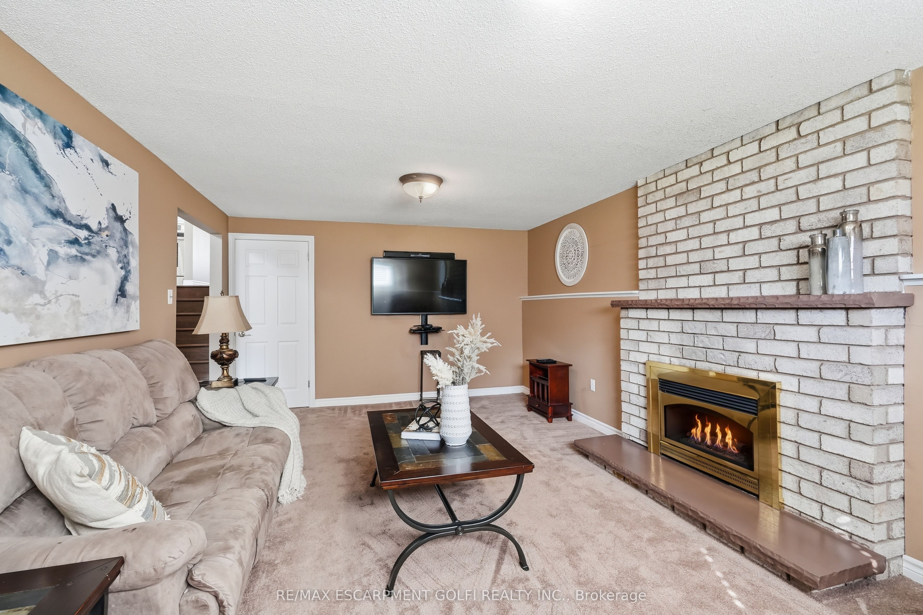 99 Lynden Hill Crescent Property Photo 20