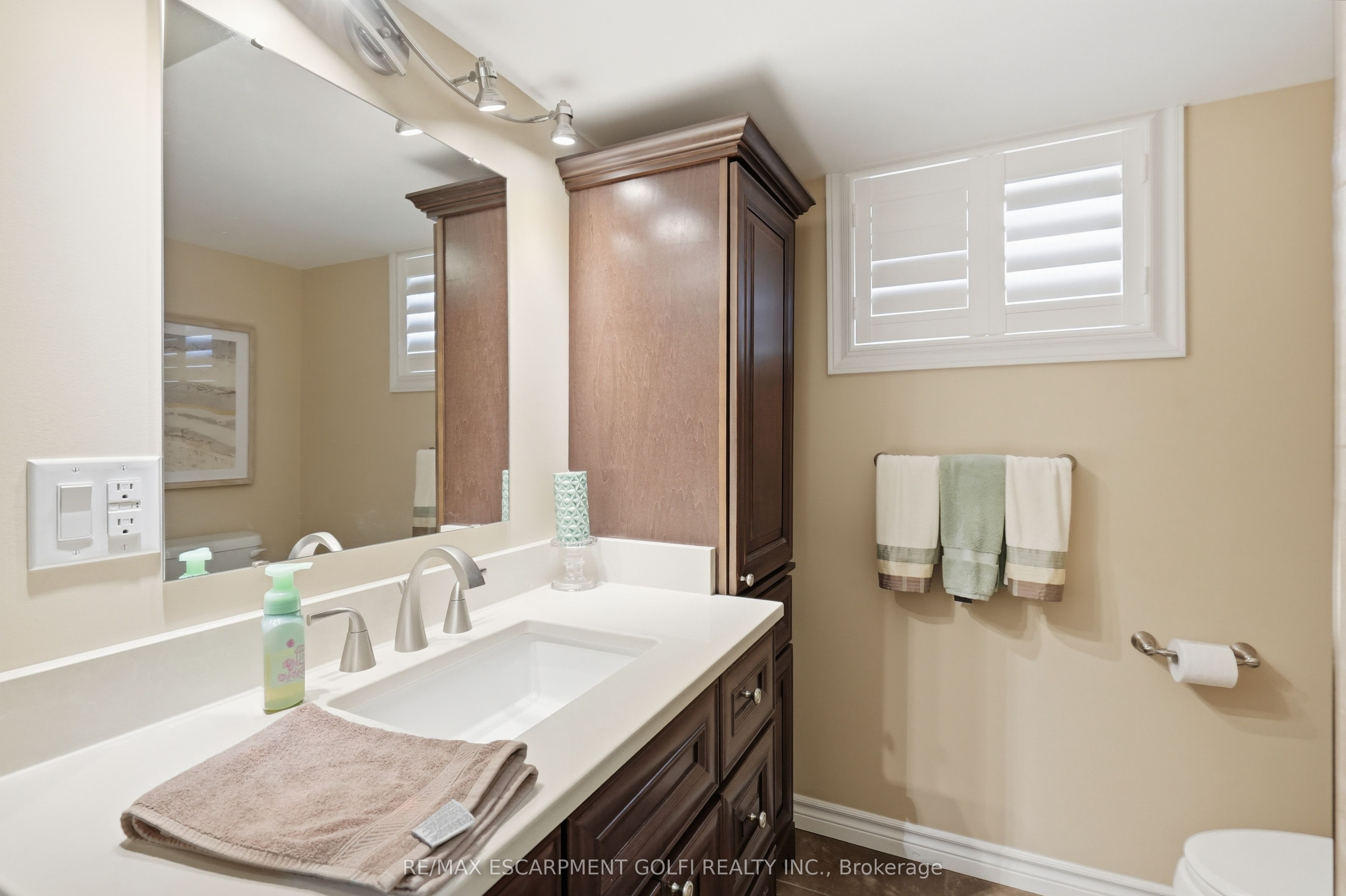 99 Lynden Hill Crescent Property Photo 26