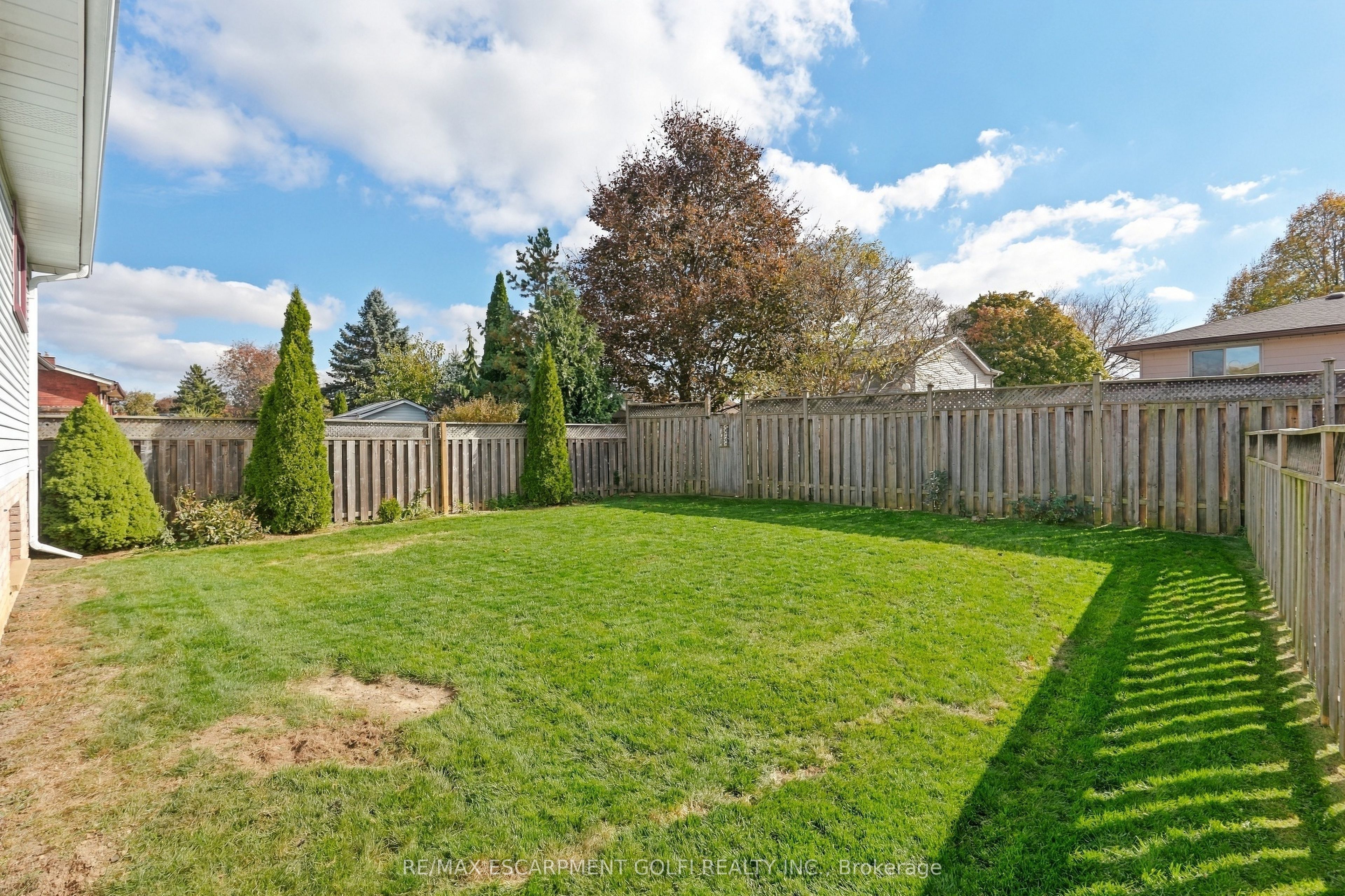99 Lynden Hill Crescent Property Photo 30