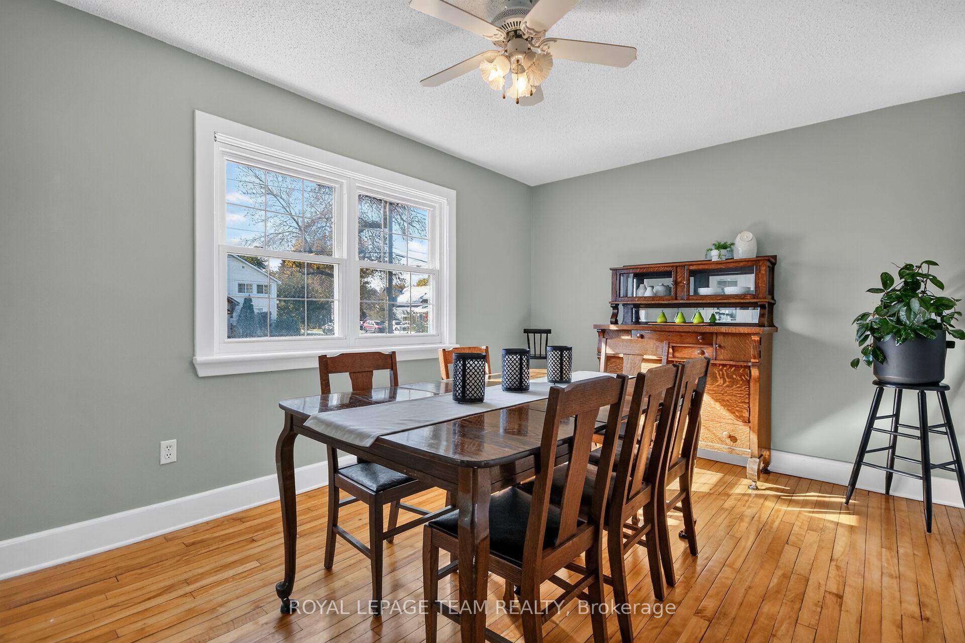 3475 Mcbean Street Property Photo 9