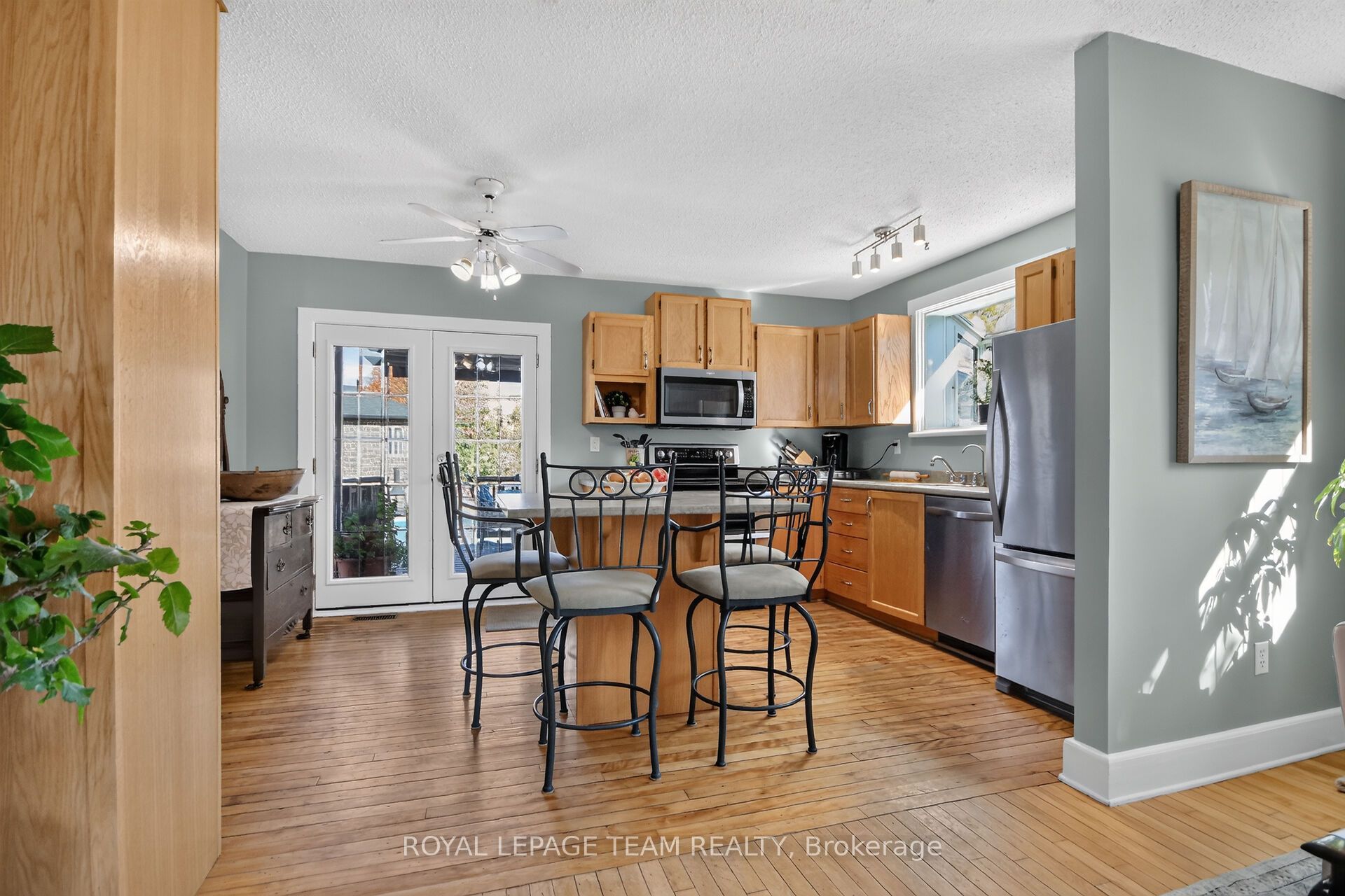 3475 Mcbean Street Property Photo 11