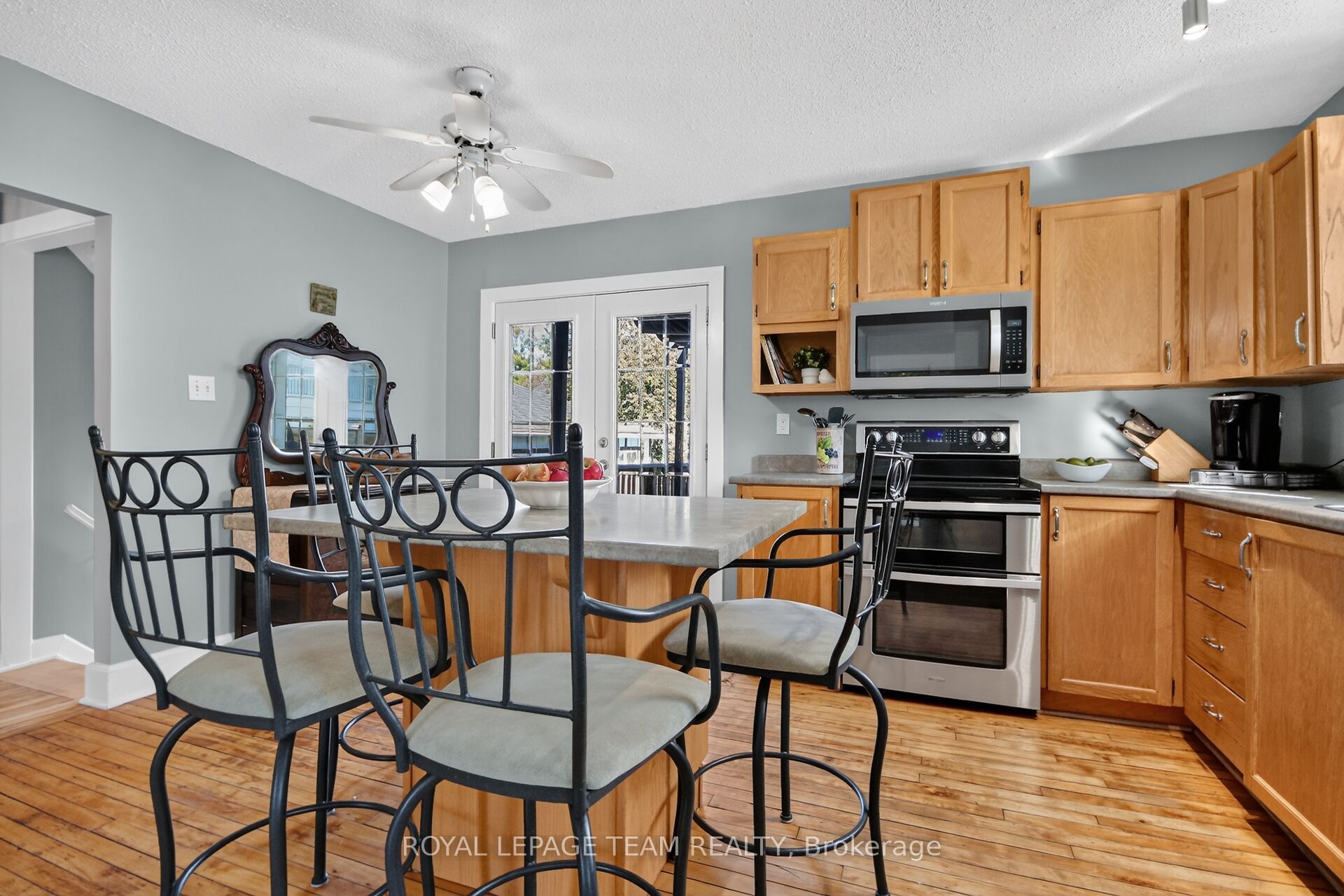 3475 Mcbean Street Property Photo 12