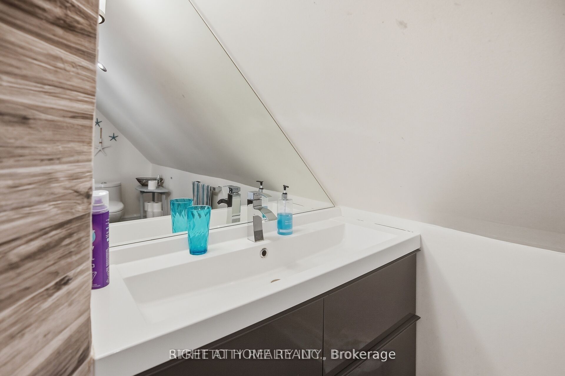24 Hincks Street Property Photo 31