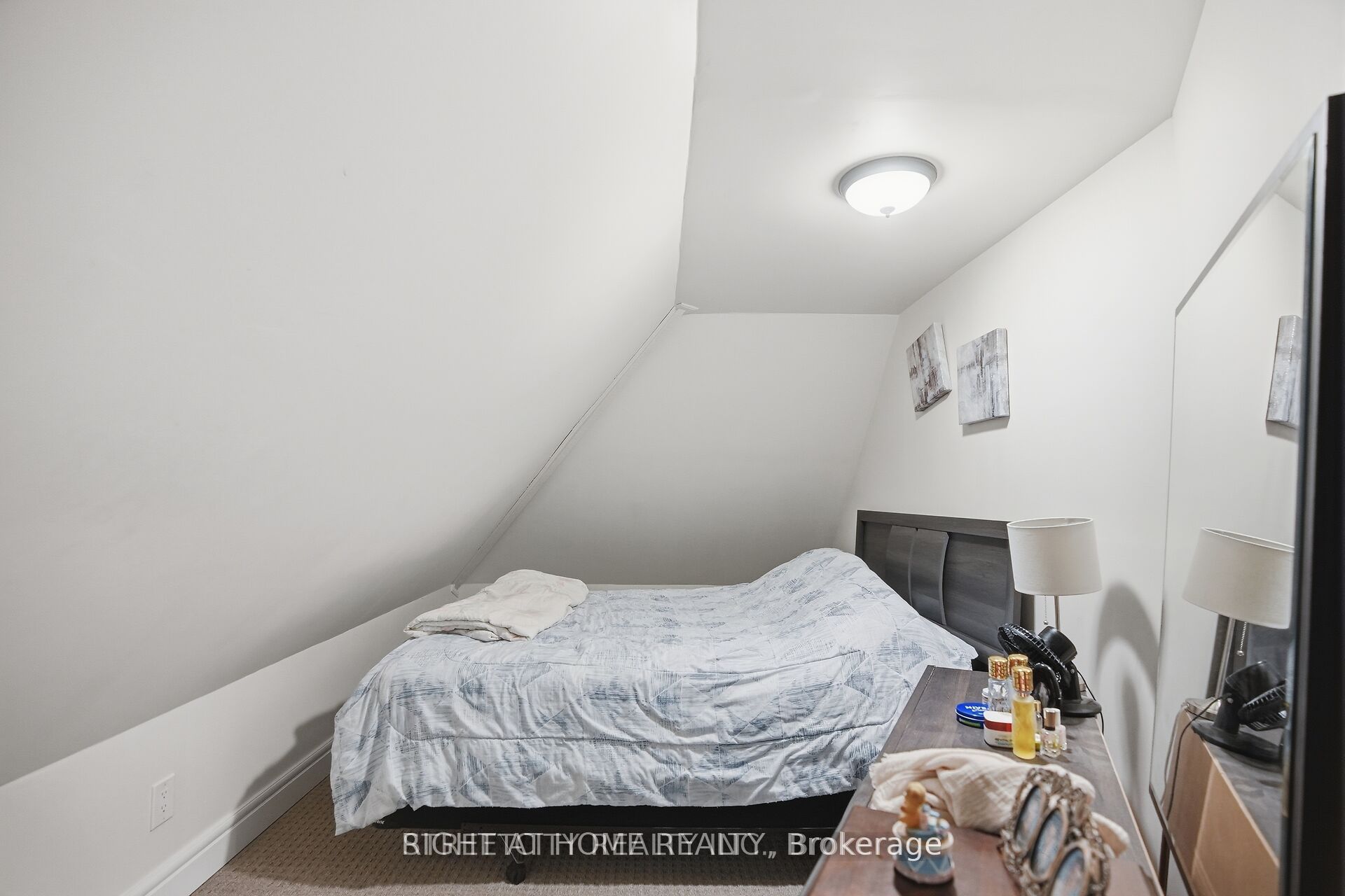 24 Hincks Street Property Photo 33