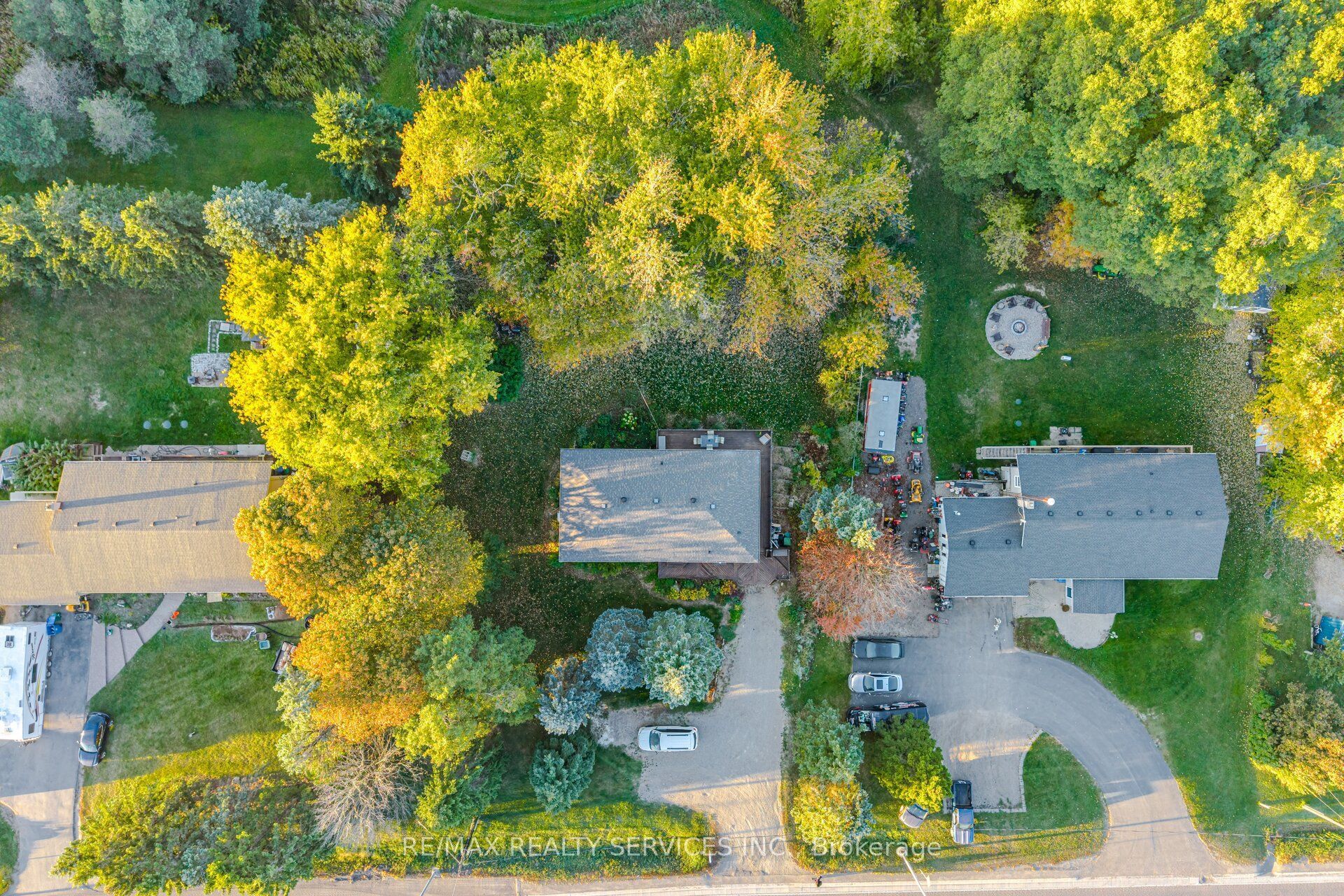 207117 Highway 9 Property Photo 2