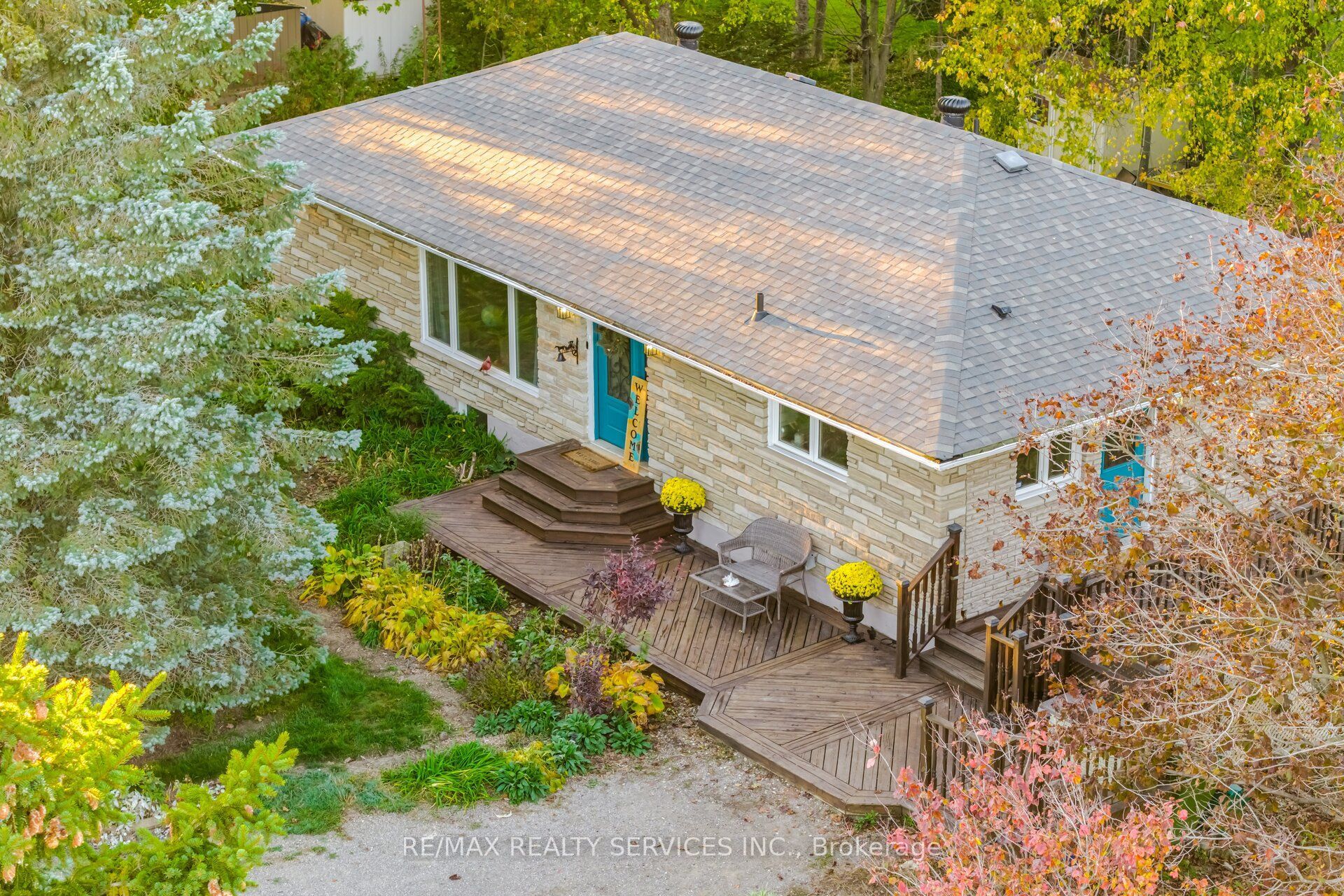 207117 Highway 9 Property Photo 3
