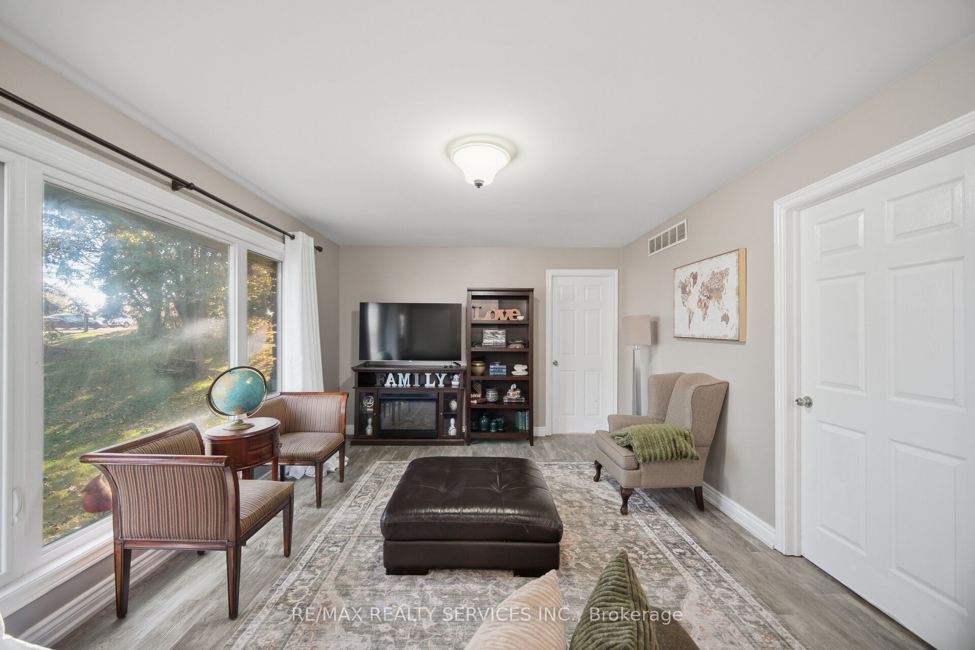 207117 Highway 9 Property Photo 11