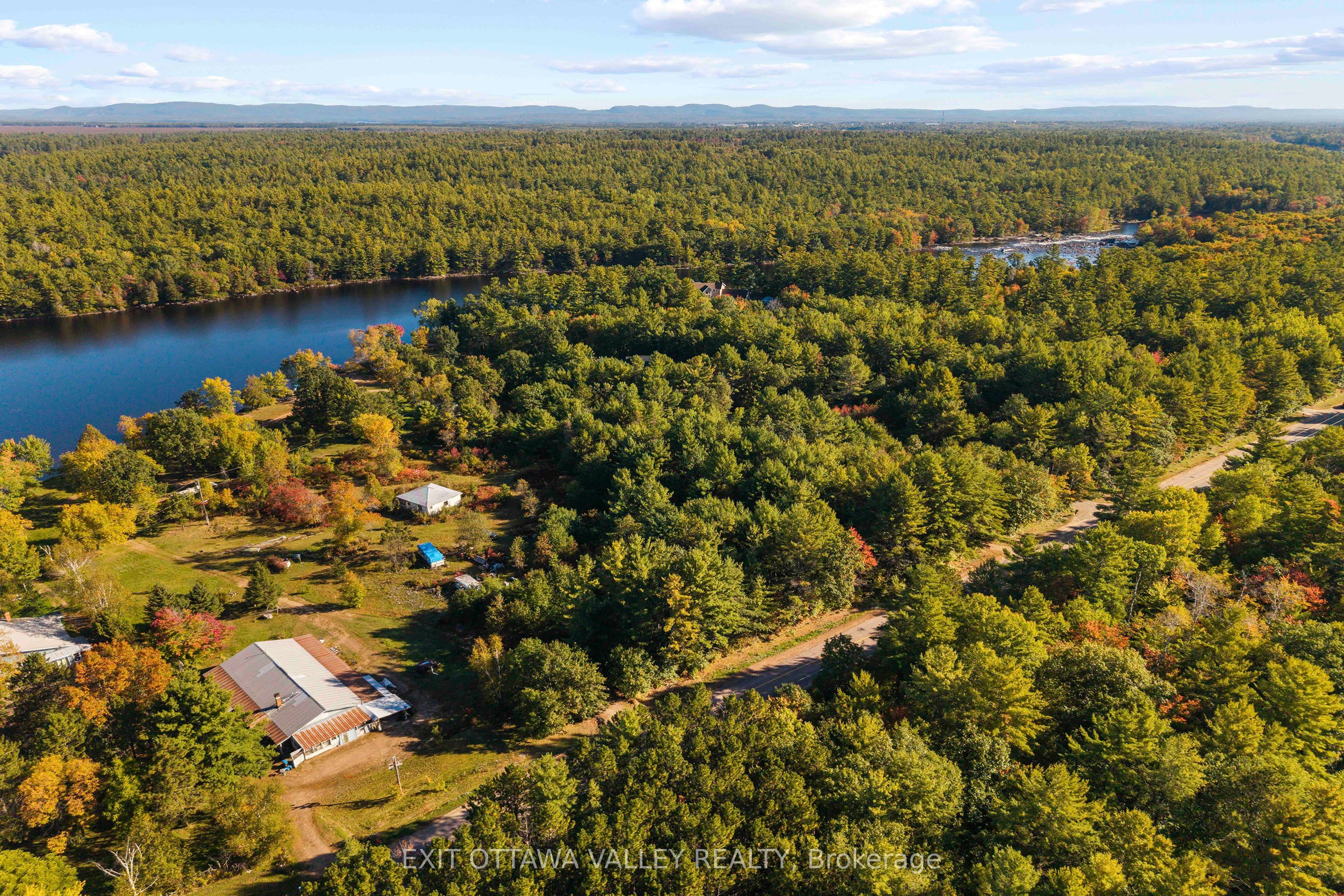 1060c Rantz Road Property Photo 2