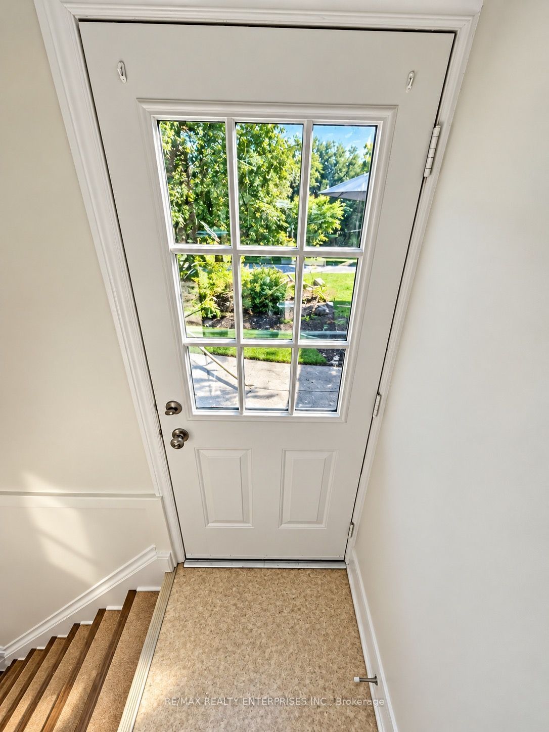 60 Royal Manor Drive Lower Property Photo 2