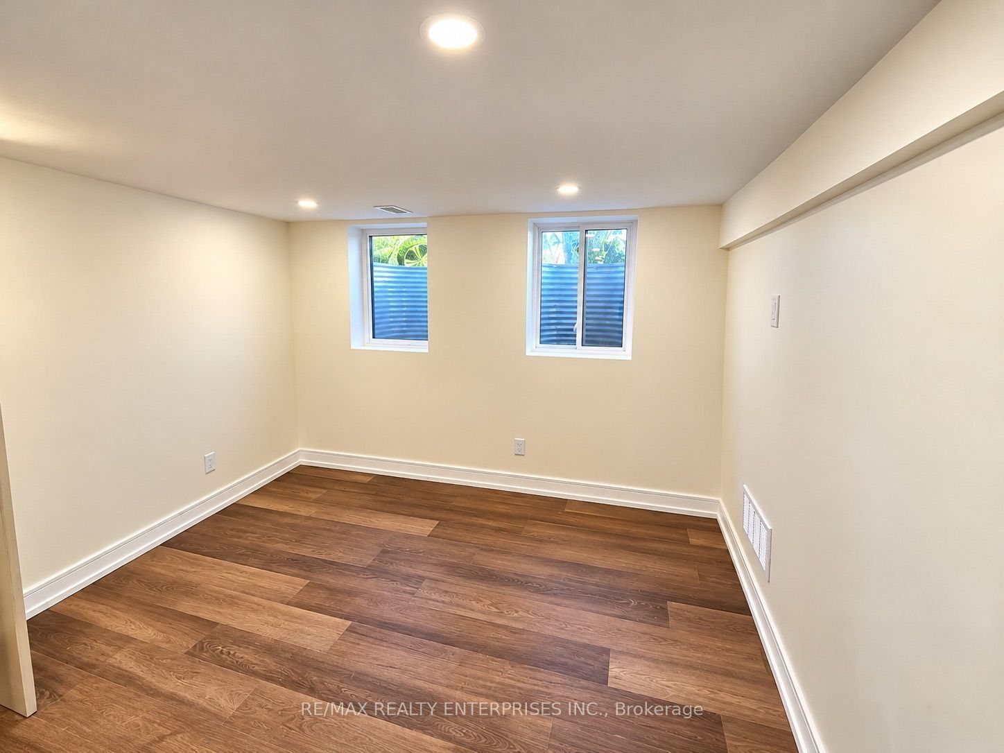 60 Royal Manor Drive Lower Property Photo 3