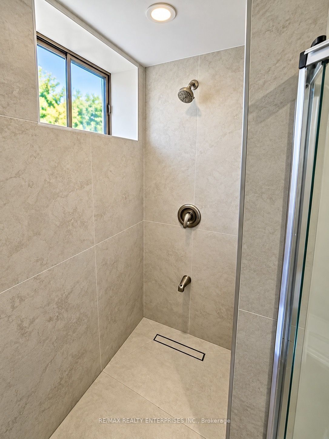 60 Royal Manor Drive Lower Property Photo 9