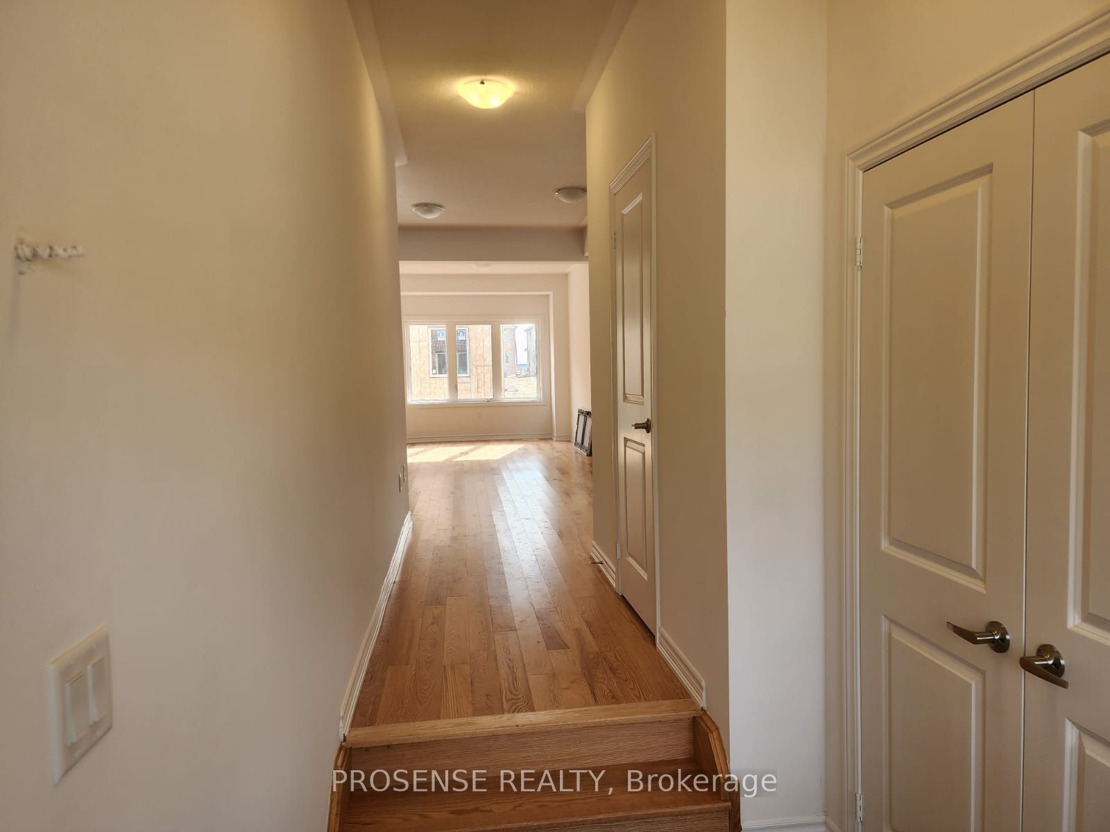 437 Van Dusen Avenue Property Photo 5