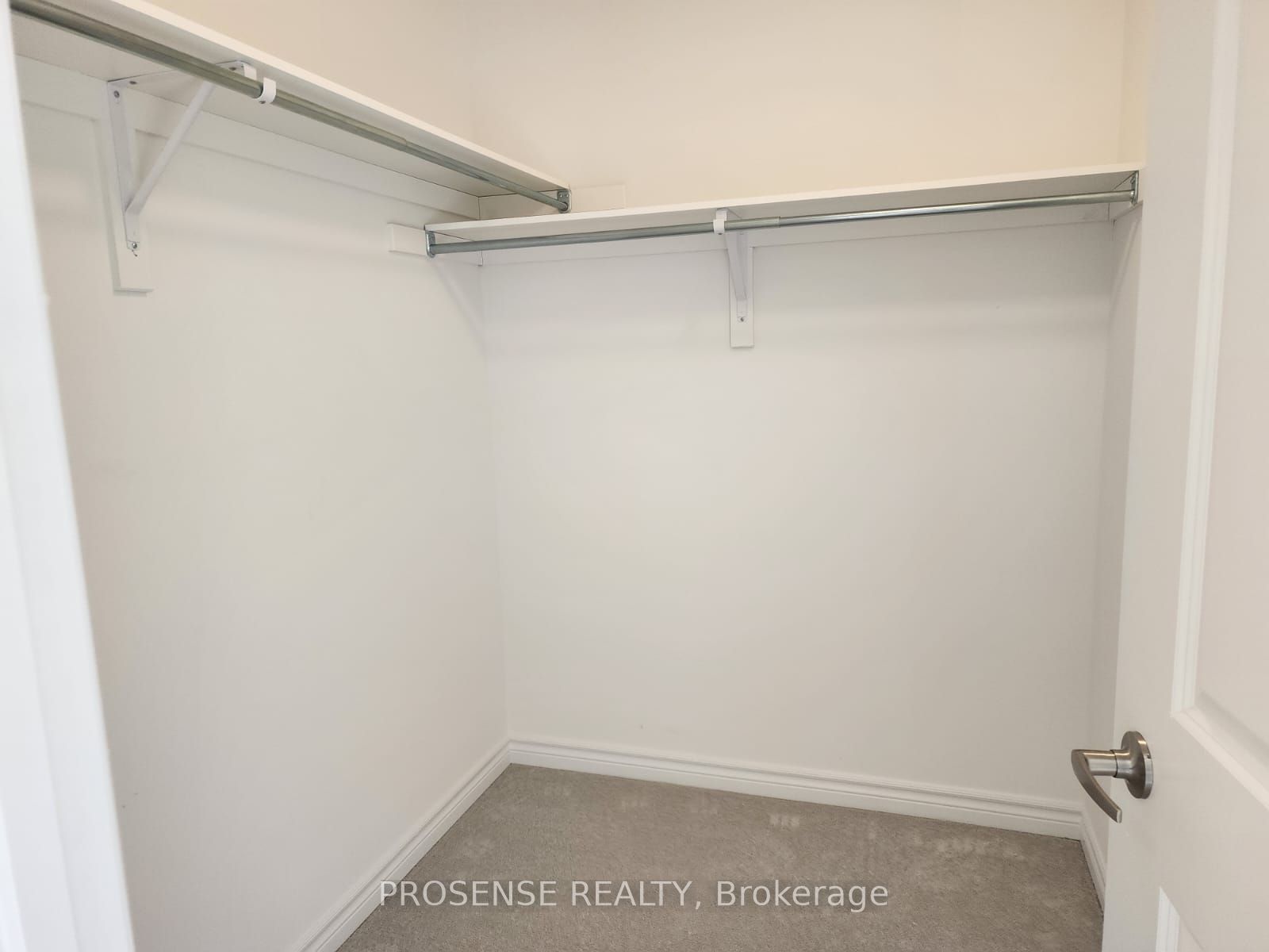 437 Van Dusen Avenue Property Photo 20