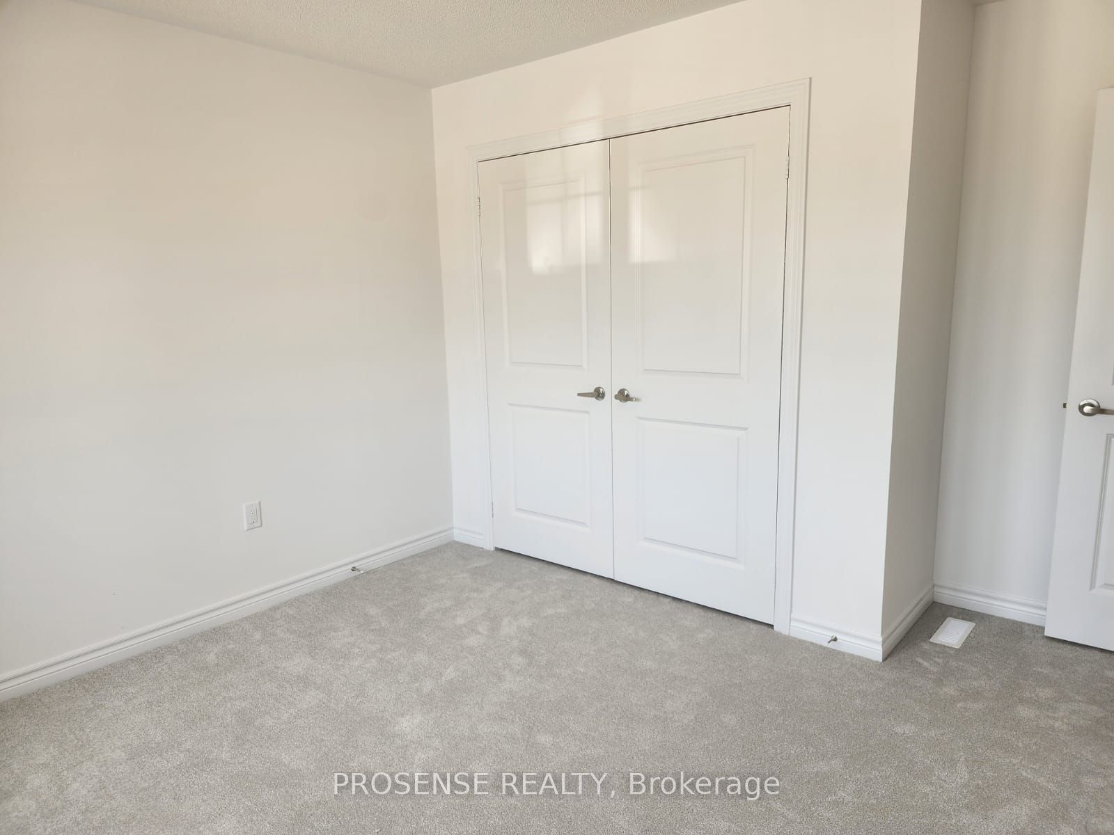 437 Van Dusen Avenue Property Photo 24