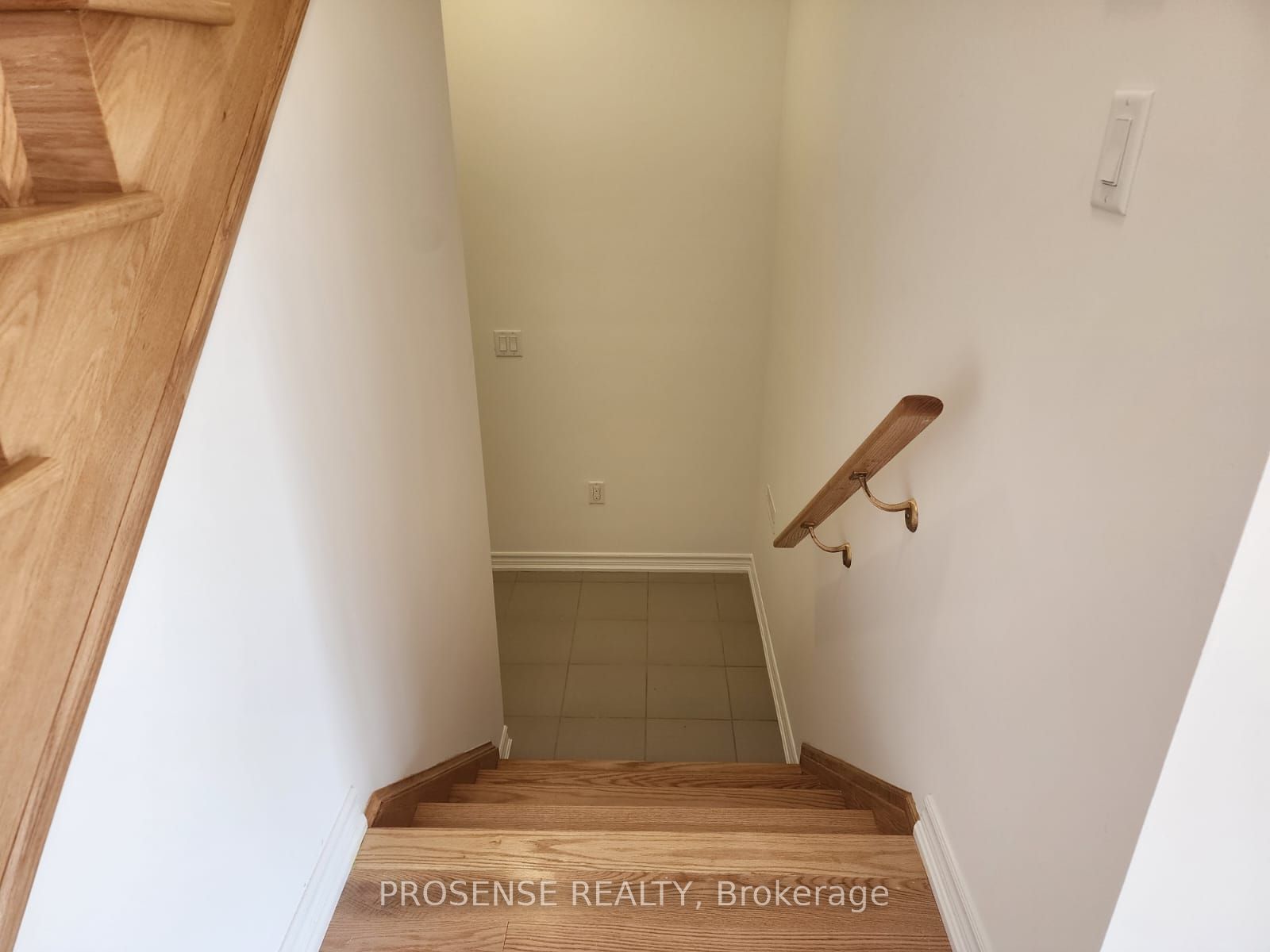 437 Van Dusen Avenue Property Photo 35