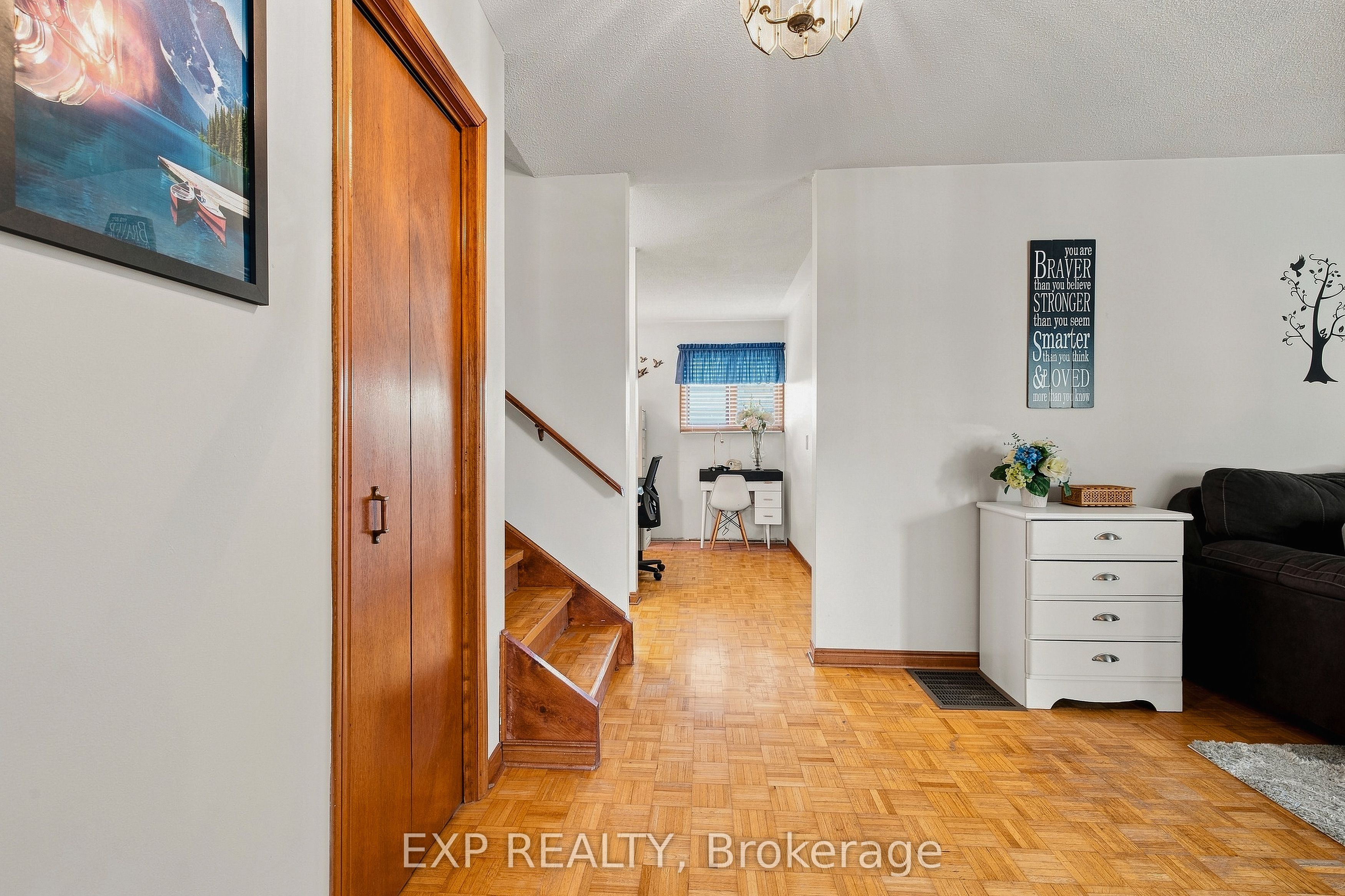 590 Albert Avenue N Property Photo 8