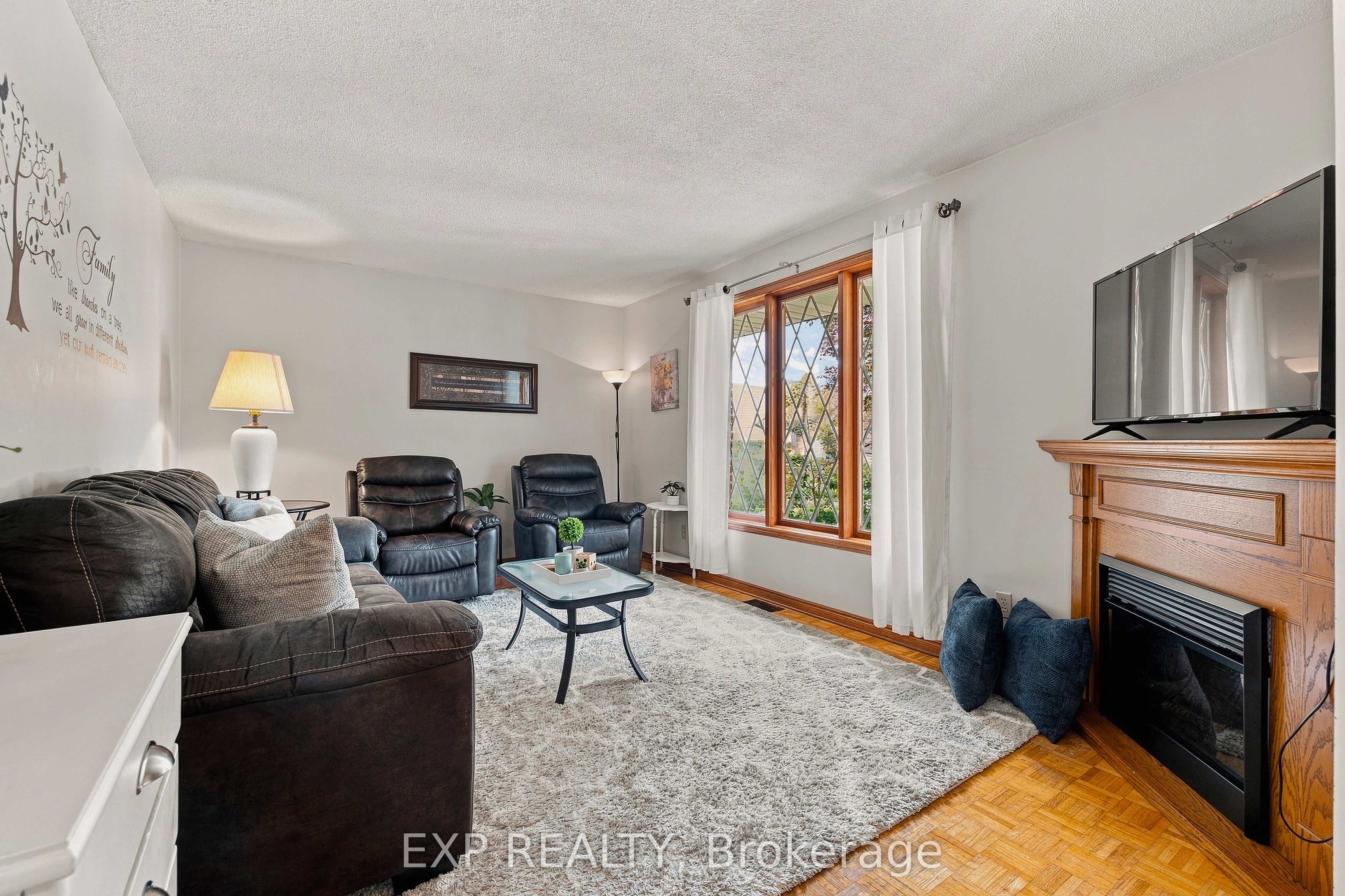 590 Albert Avenue N Property Photo 13