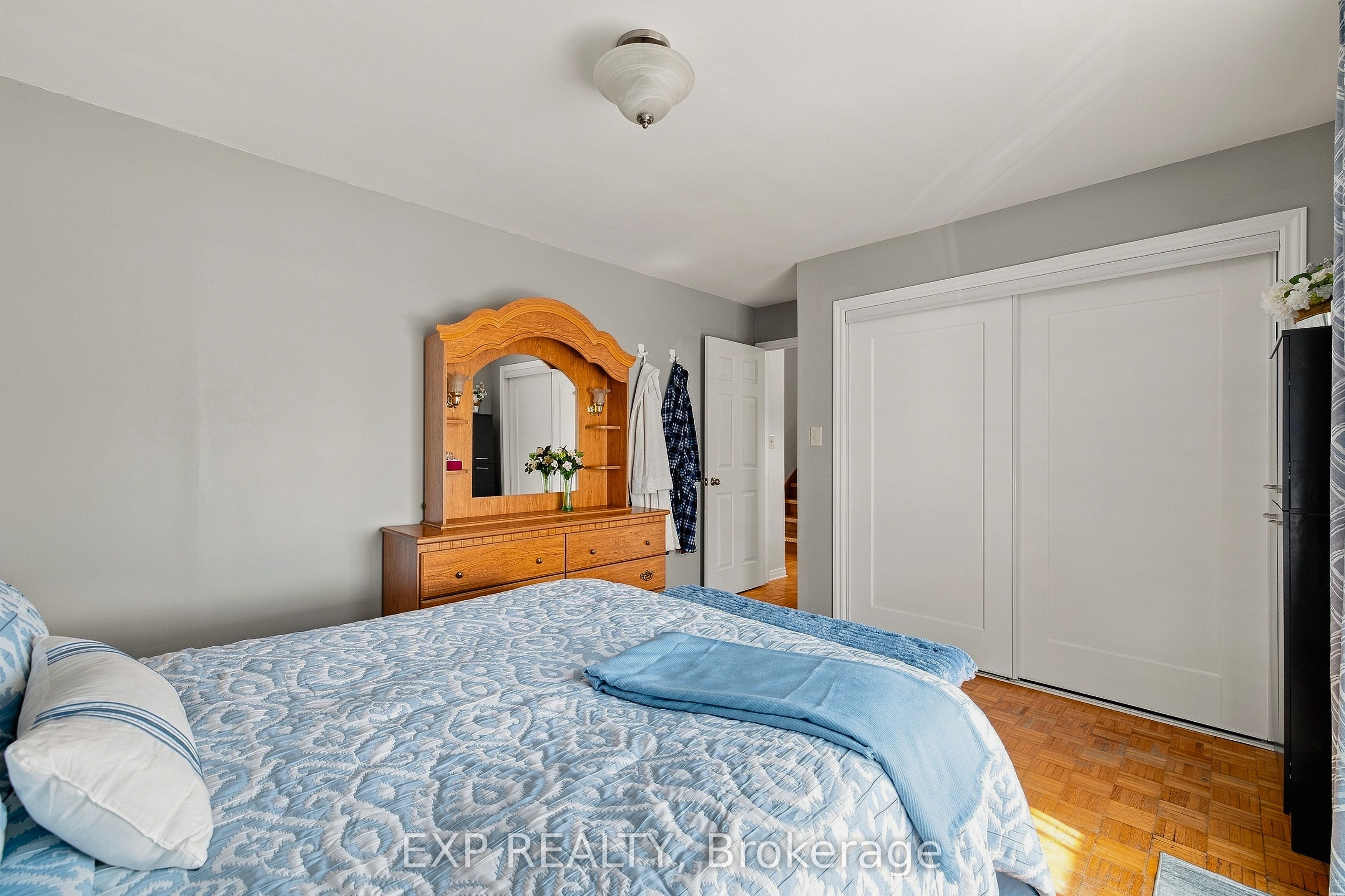 590 Albert Avenue N Property Photo 15